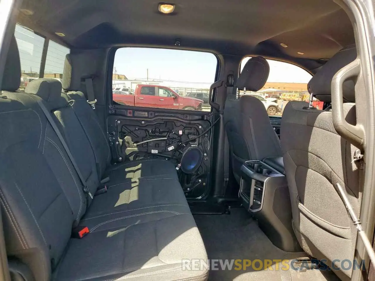 10 fotografías del automóvil dañado 1C6RREFT6KN828966 RAM 1500 2019