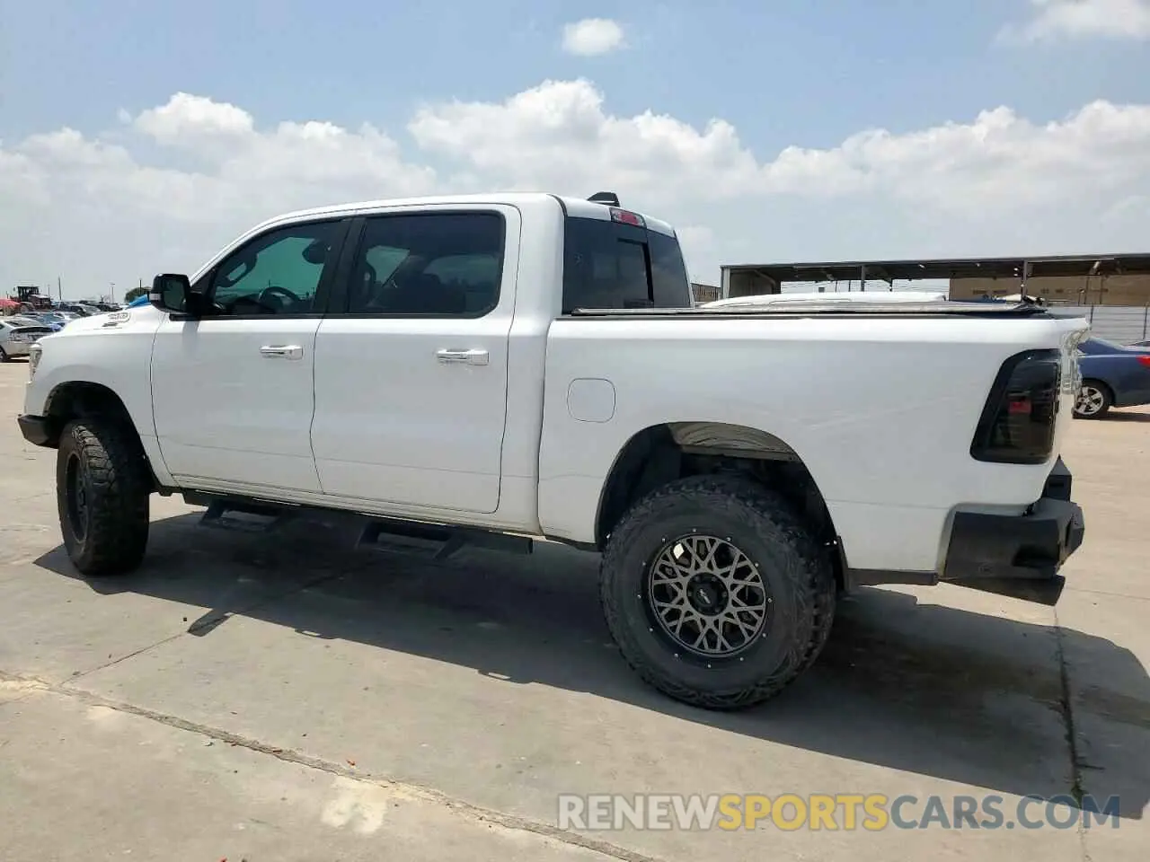 2 fotografías del automóvil dañado 1C6RREFT8KN568229 RAM 1500 2019