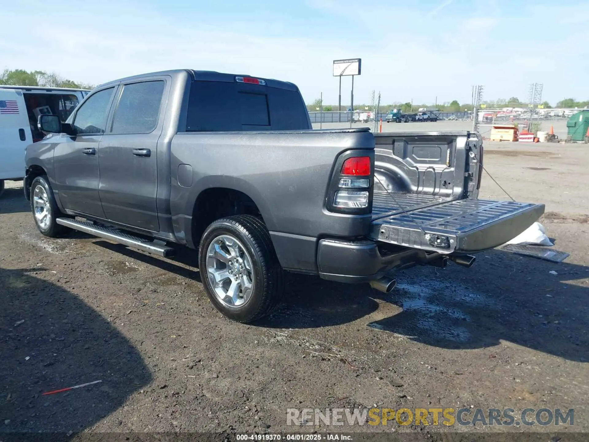 3 fotografías del automóvil dañado 1C6RREFTXKN793106 RAM 1500 2019