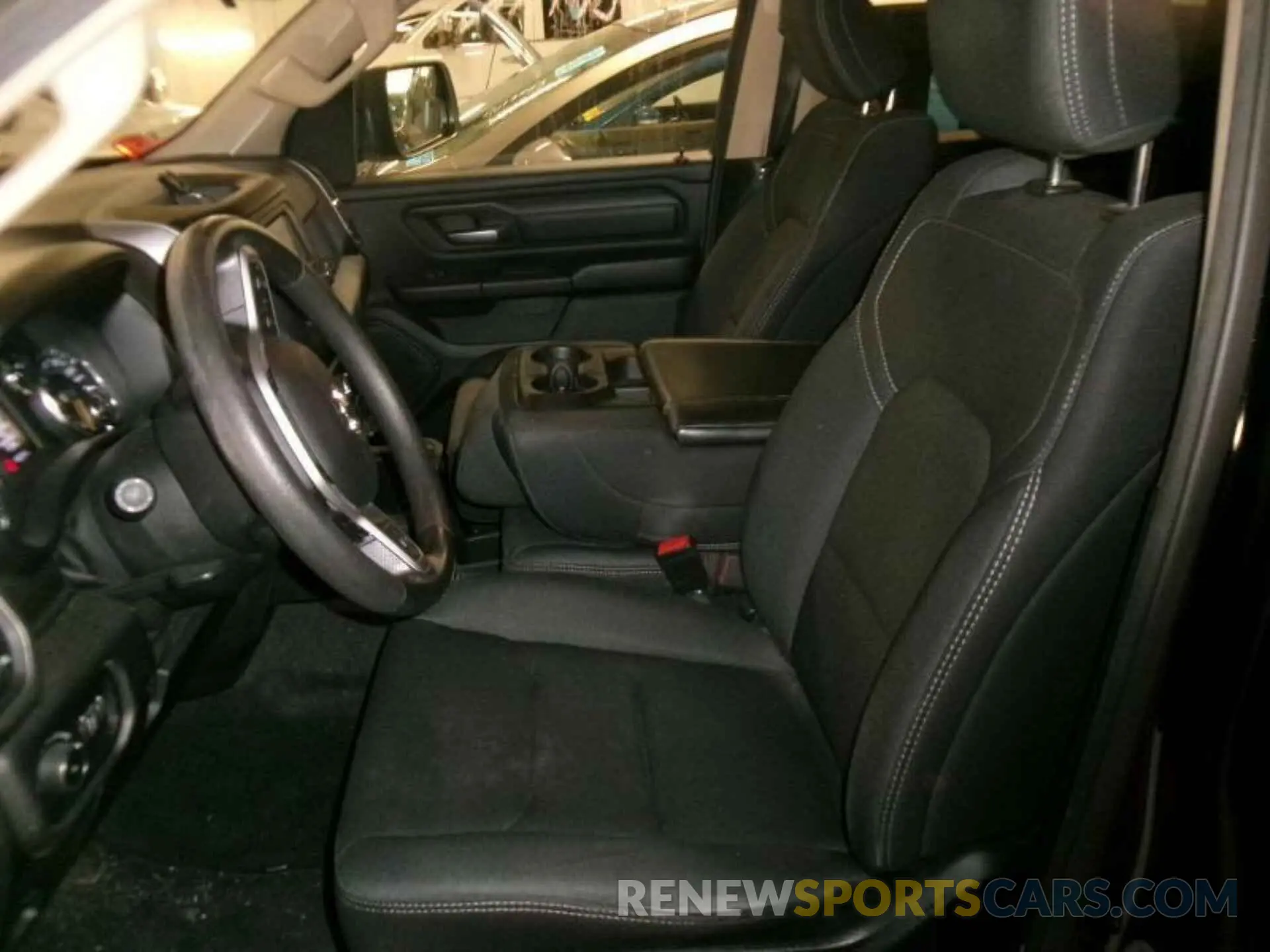 2 fotografías del automóvil dañado 1C6RREGG8KN858245 RAM 1500 2019