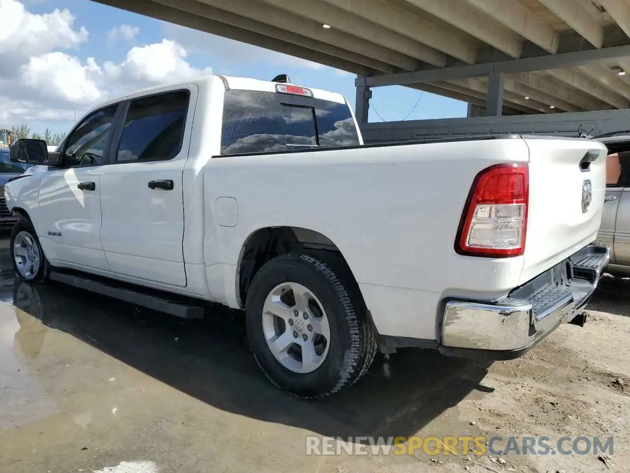 2 fotografías del automóvil dañado 1C6RREGT8KN548674 RAM 1500 2019