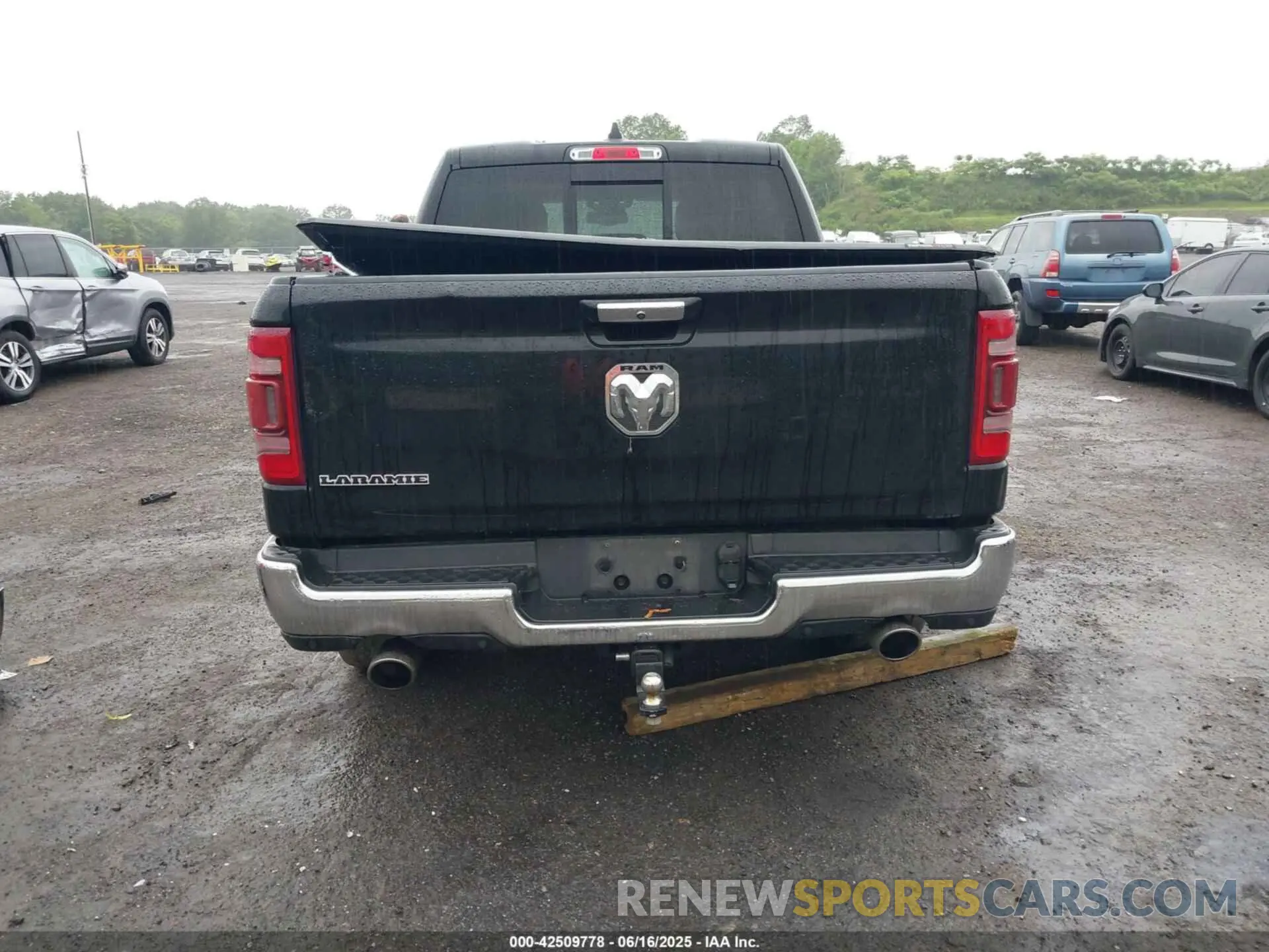 16 fotografías del automóvil dañado 1C6RREJT3KN502713 RAM 1500 2019