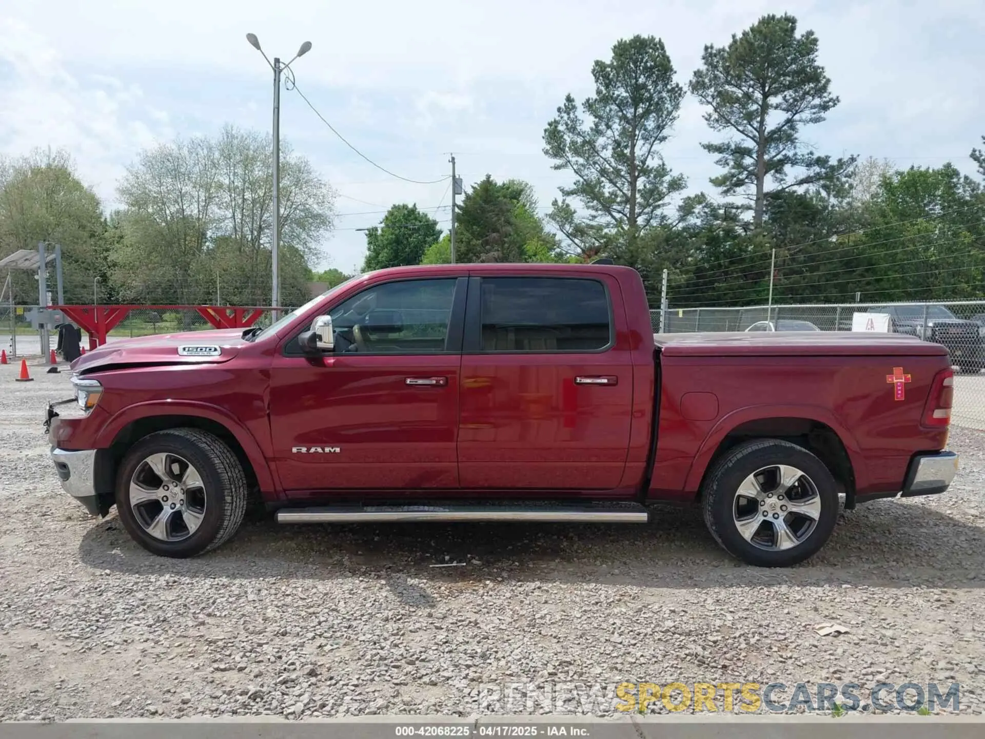 14 fotografías del automóvil dañado 1C6RREJT7KN535035 RAM 1500 2019