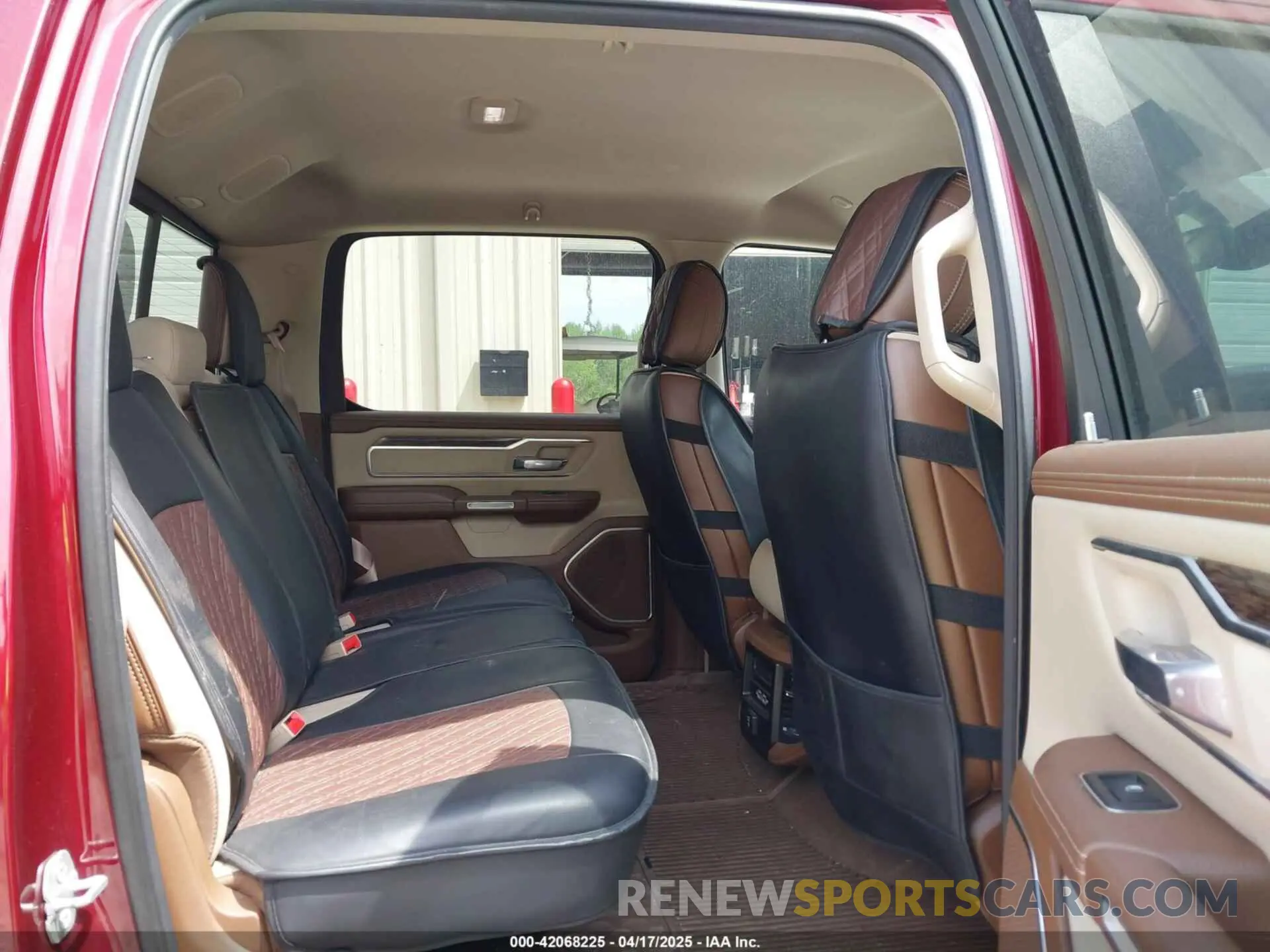 8 fotografías del automóvil dañado 1C6RREJT7KN535035 RAM 1500 2019