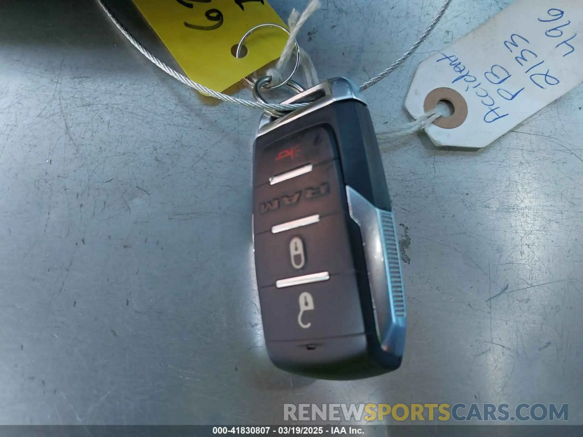 11 fotografías del automóvil dañado 1C6RRELT8KN549233 RAM 1500 2019
