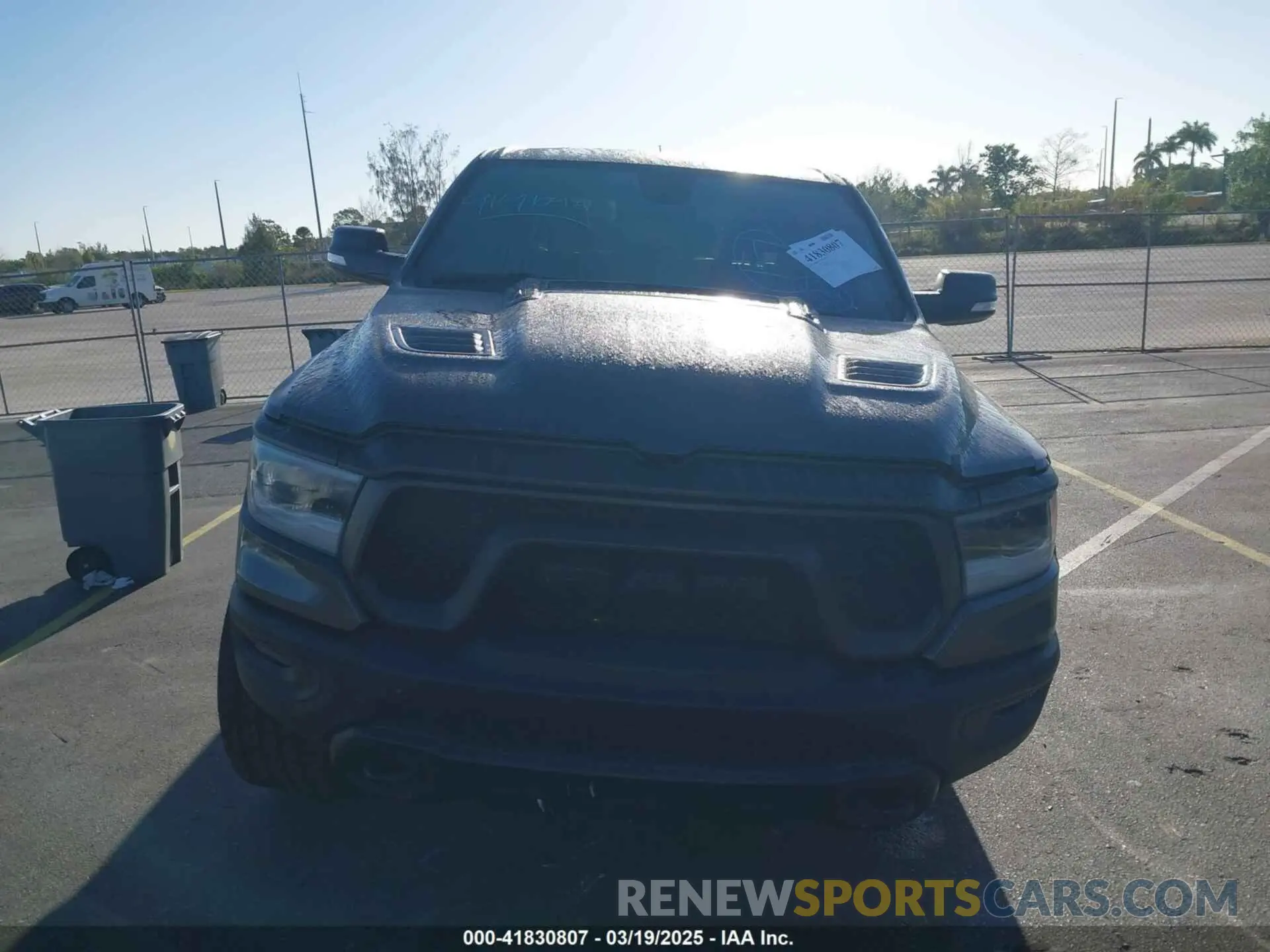 13 fotografías del automóvil dañado 1C6RRELT8KN549233 RAM 1500 2019