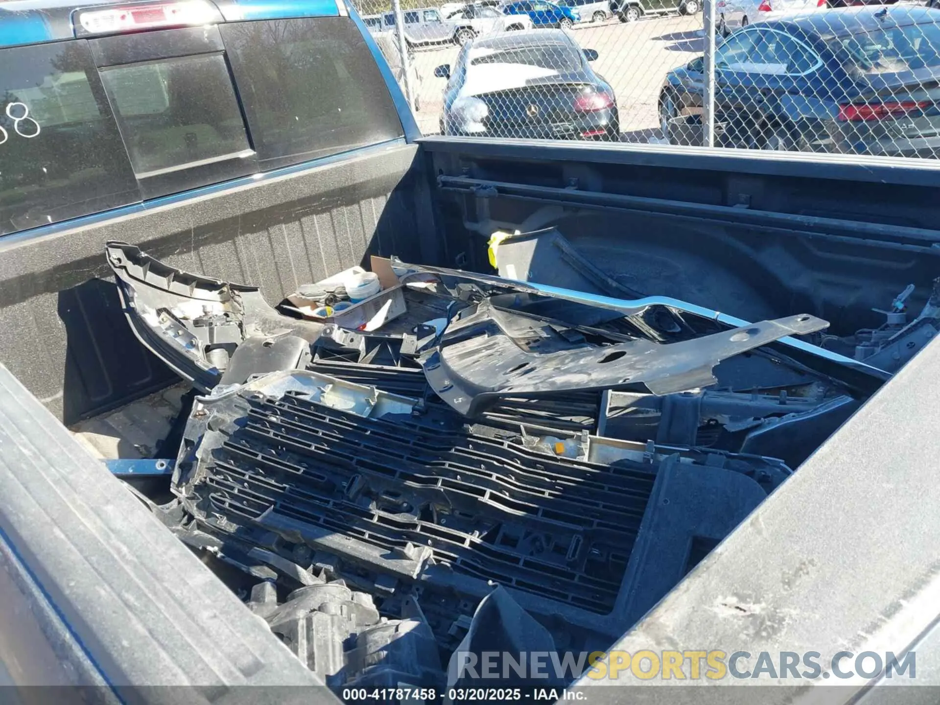 20 fotografías del automóvil dañado 1C6RRFBG4KN916221 RAM 1500 2019