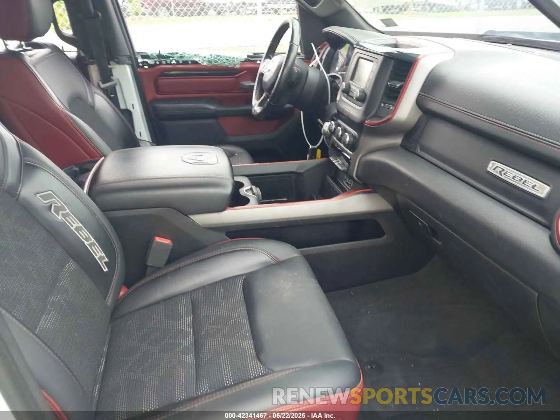 5 fotografías del automóvil dañado 1C6RRFEG0KN806763 RAM 1500 2019