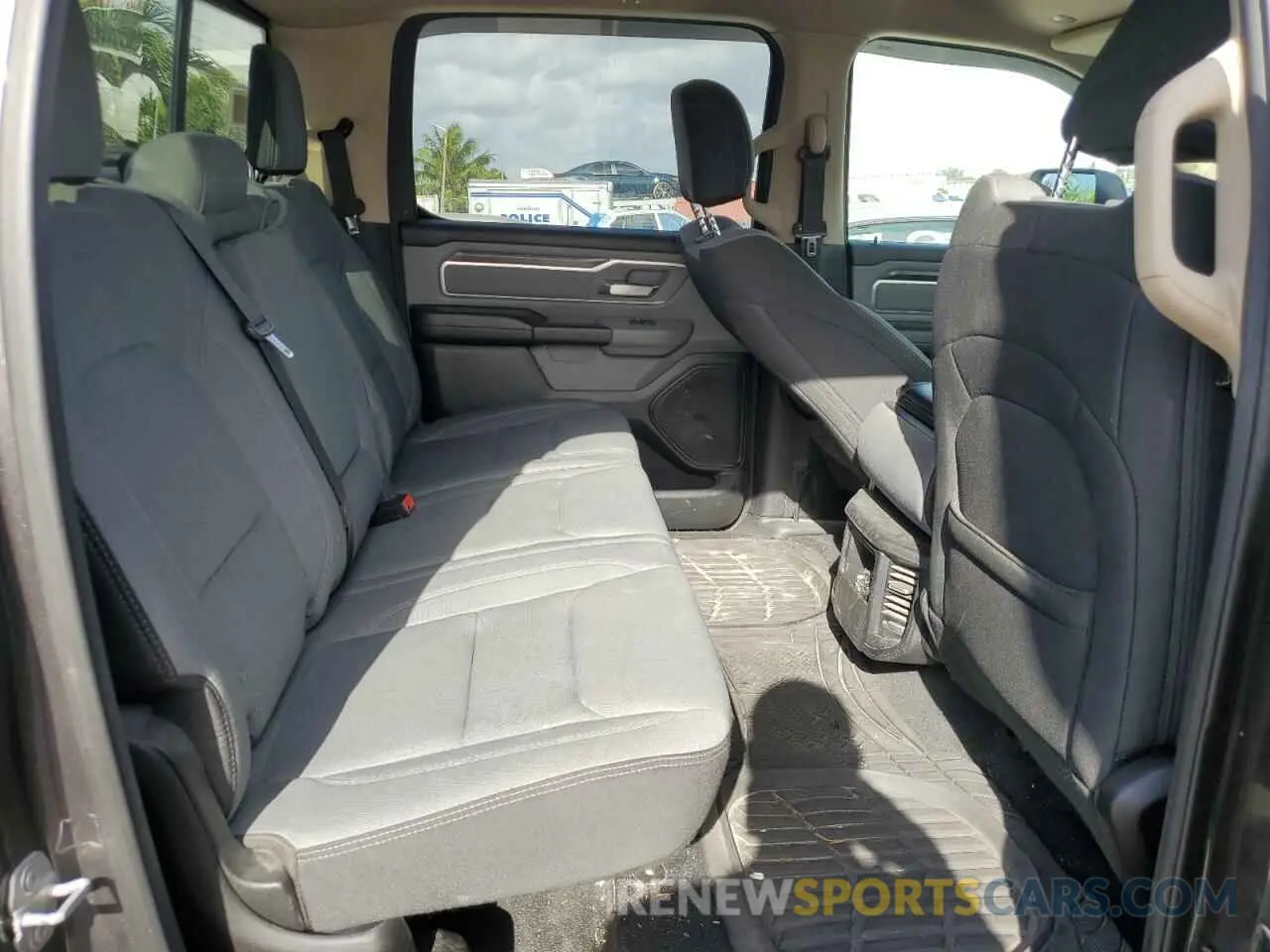 10 fotografías del automóvil dañado 1C6RRFFG0KN804106 RAM 1500 2019