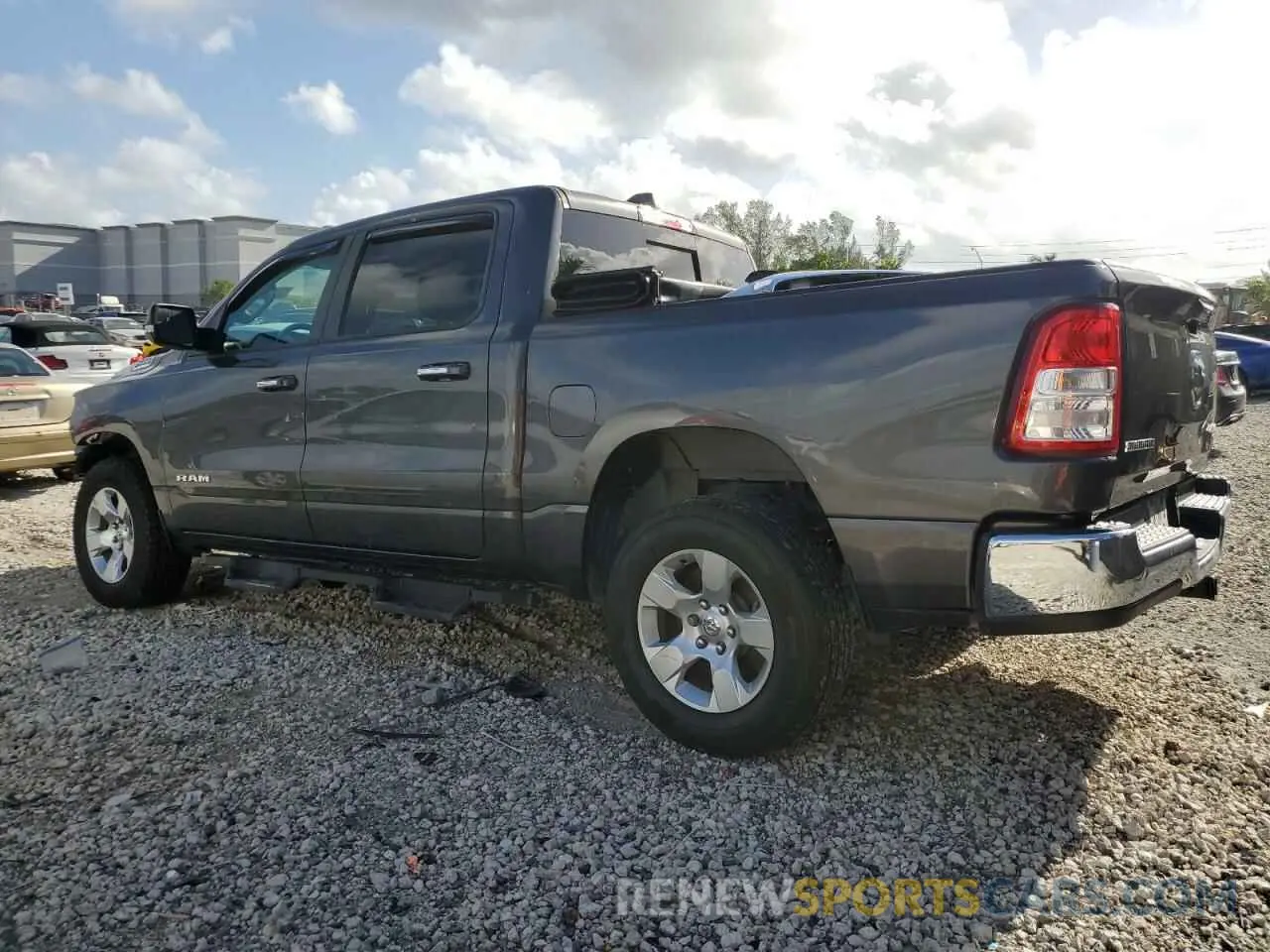 2 fotografías del automóvil dañado 1C6RRFFG0KN804106 RAM 1500 2019