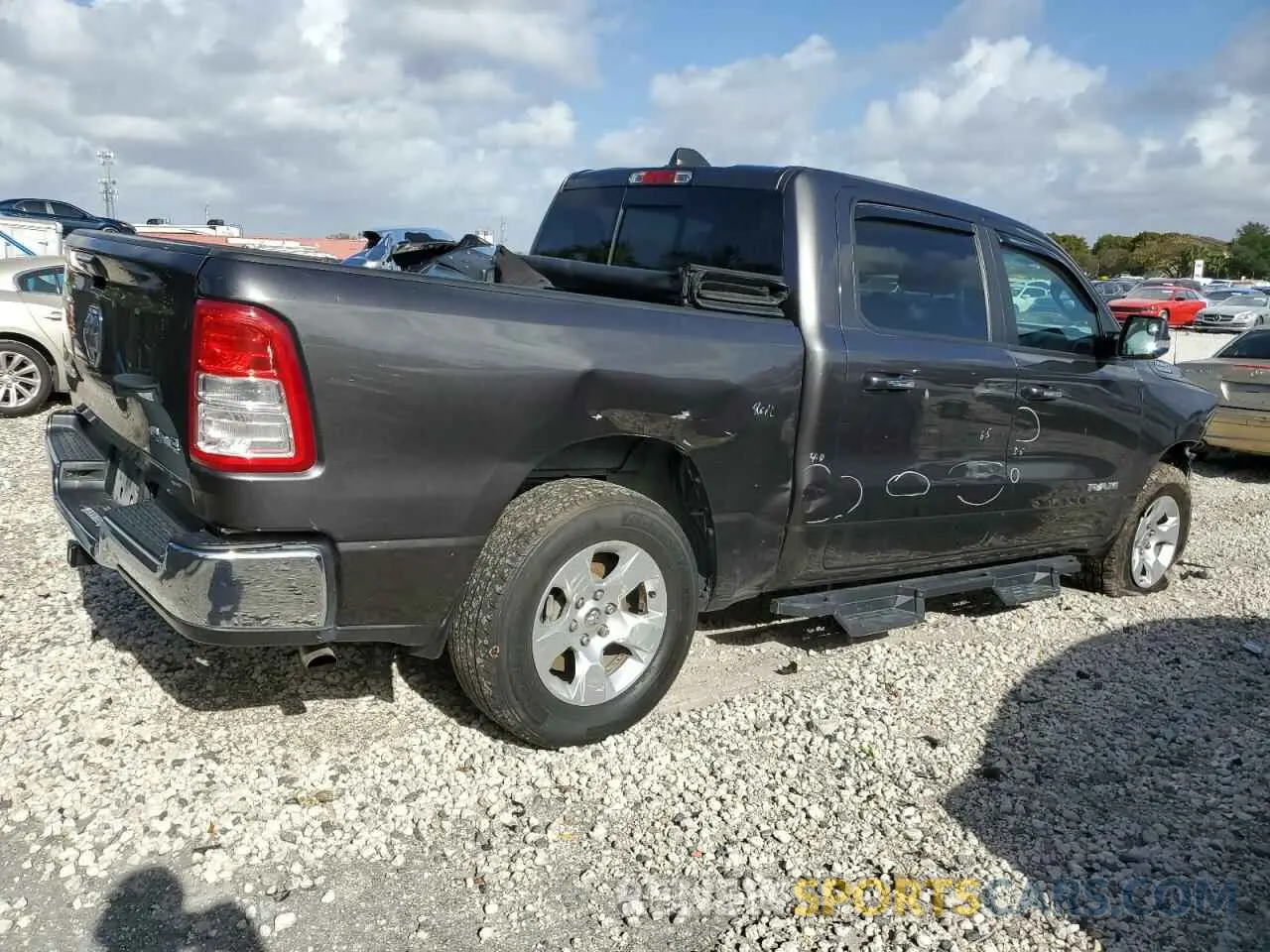 3 fotografías del automóvil dañado 1C6RRFFG0KN804106 RAM 1500 2019