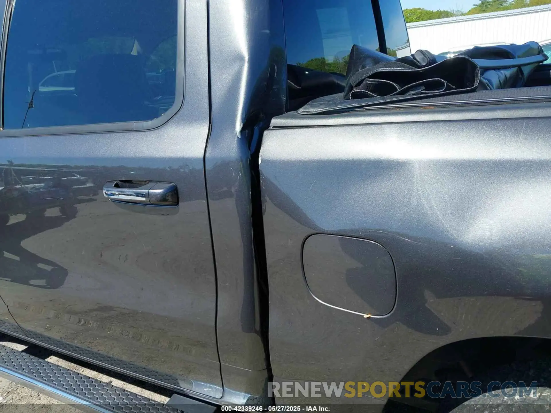 12 fotografías del automóvil dañado 1C6RRFFG1KN699043 RAM 1500 2019