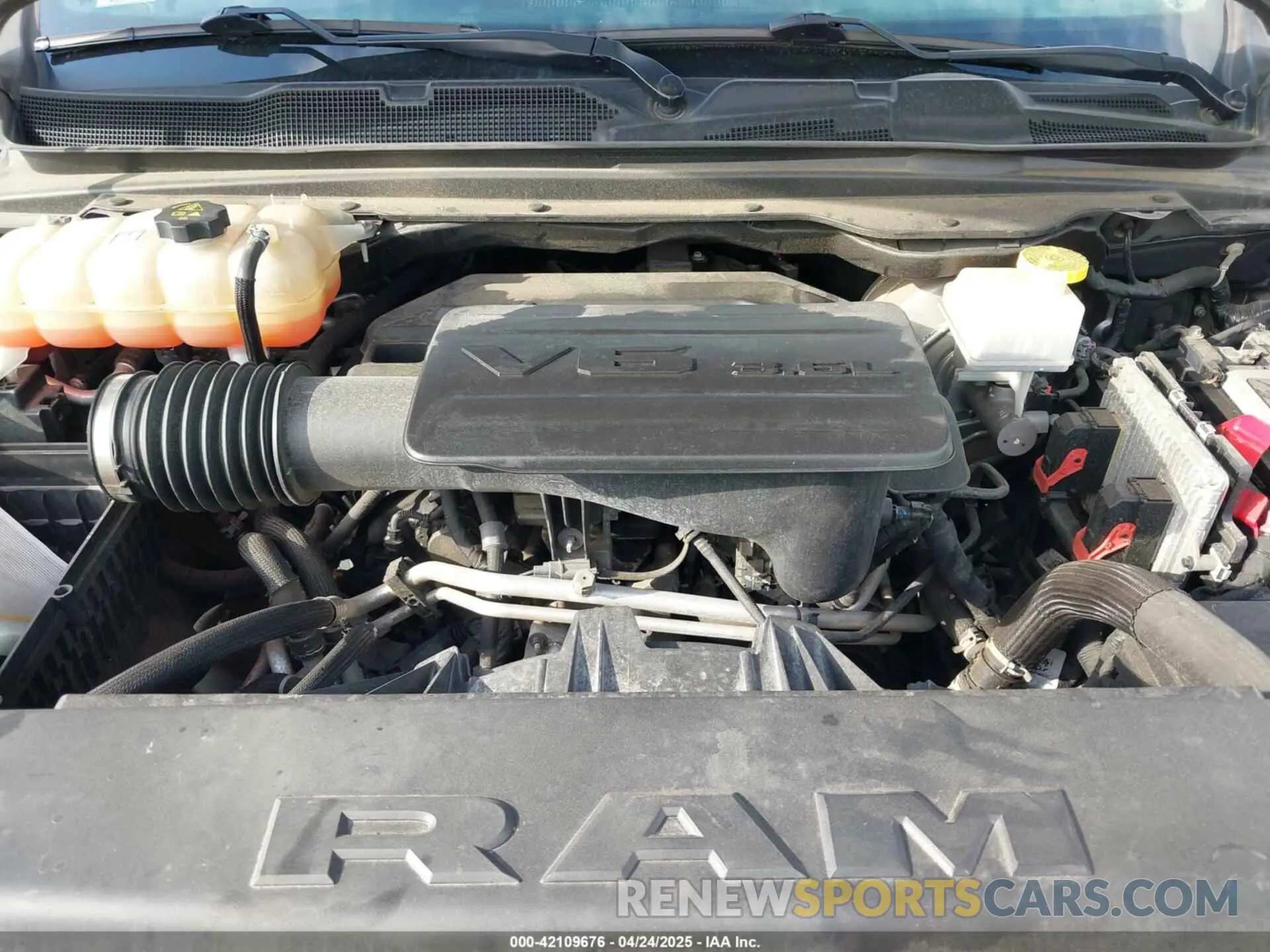 10 fotografías del automóvil dañado 1C6RRFFG2KN696717 RAM 1500 2019