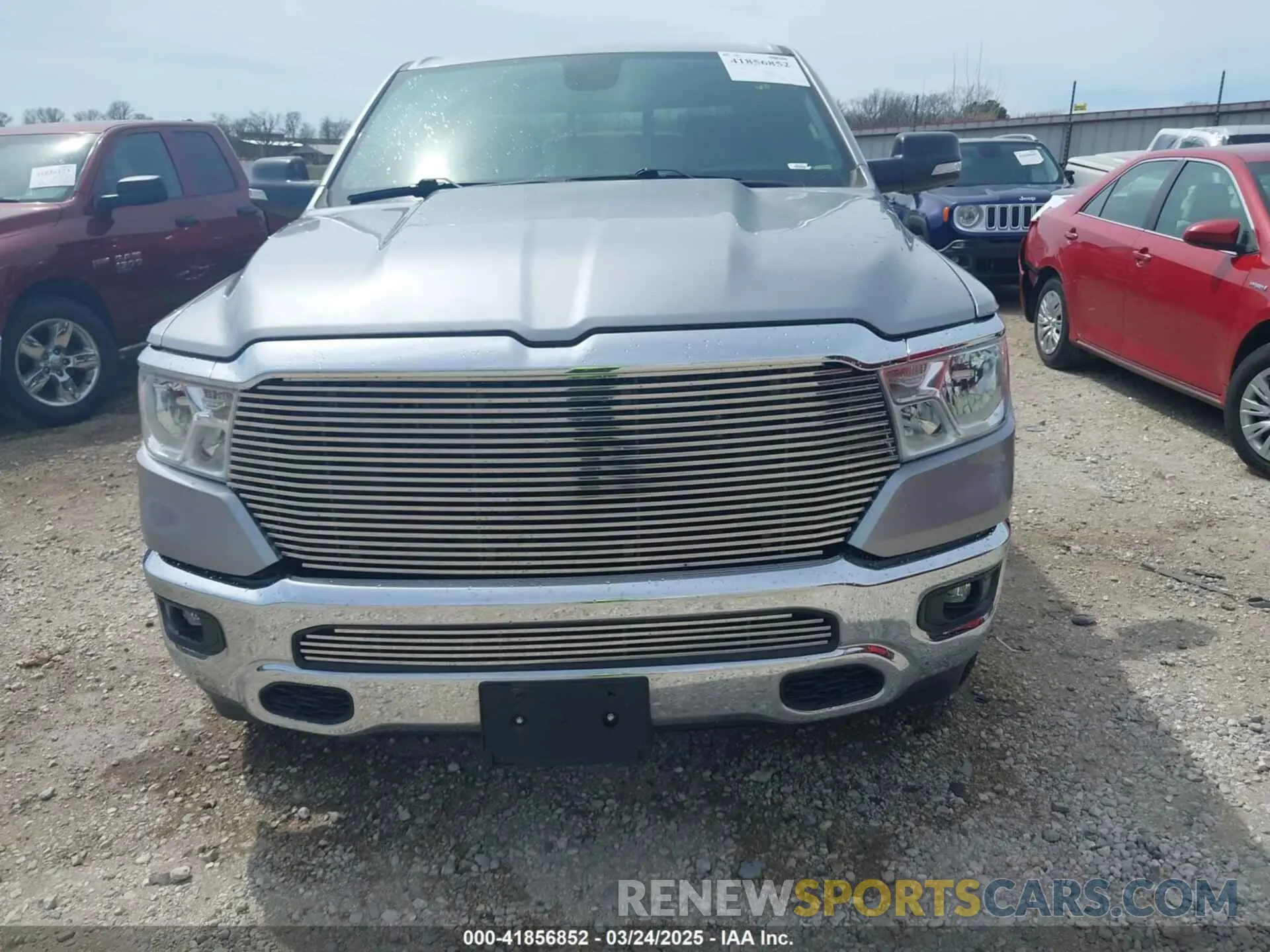 12 fotografías del automóvil dañado 1C6RRFFG3KN647381 RAM 1500 2019