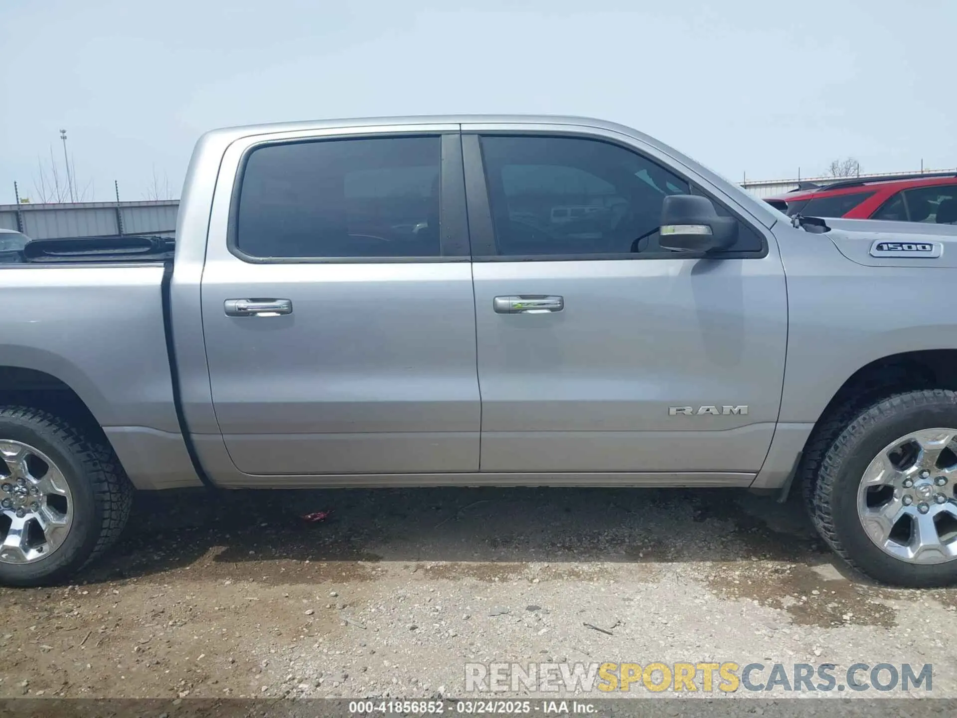 13 fotografías del automóvil dañado 1C6RRFFG3KN647381 RAM 1500 2019