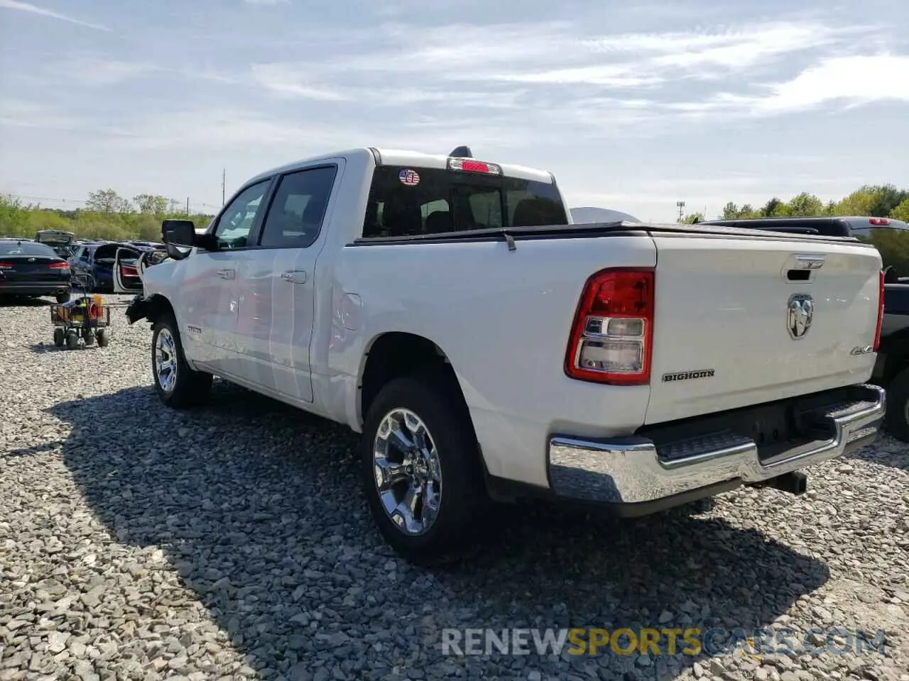 2 fotografías del automóvil dañado 1C6RRFFG5KN817241 RAM 1500 2019