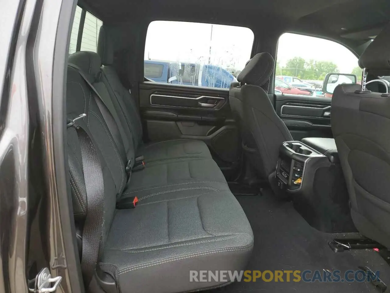 10 fotografías del automóvil dañado 1C6RRFFG6KN803591 RAM 1500 2019