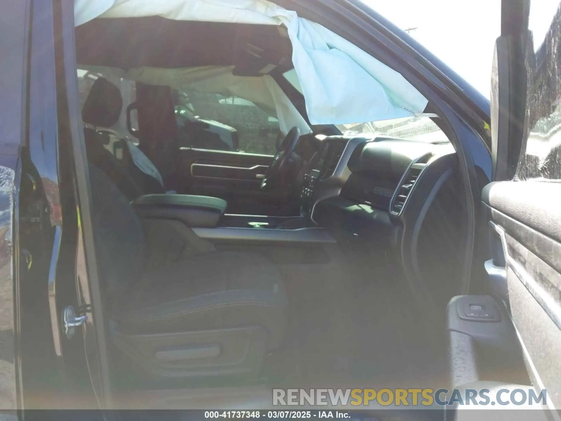 5 fotografías del automóvil dañado 1C6RRFFG6KN881465 RAM 1500 2019