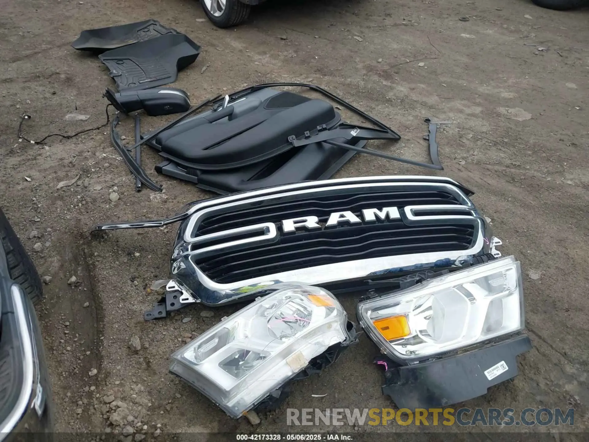 12 fotografías del automóvil dañado 1C6RRFFG7KN699046 RAM 1500 2019