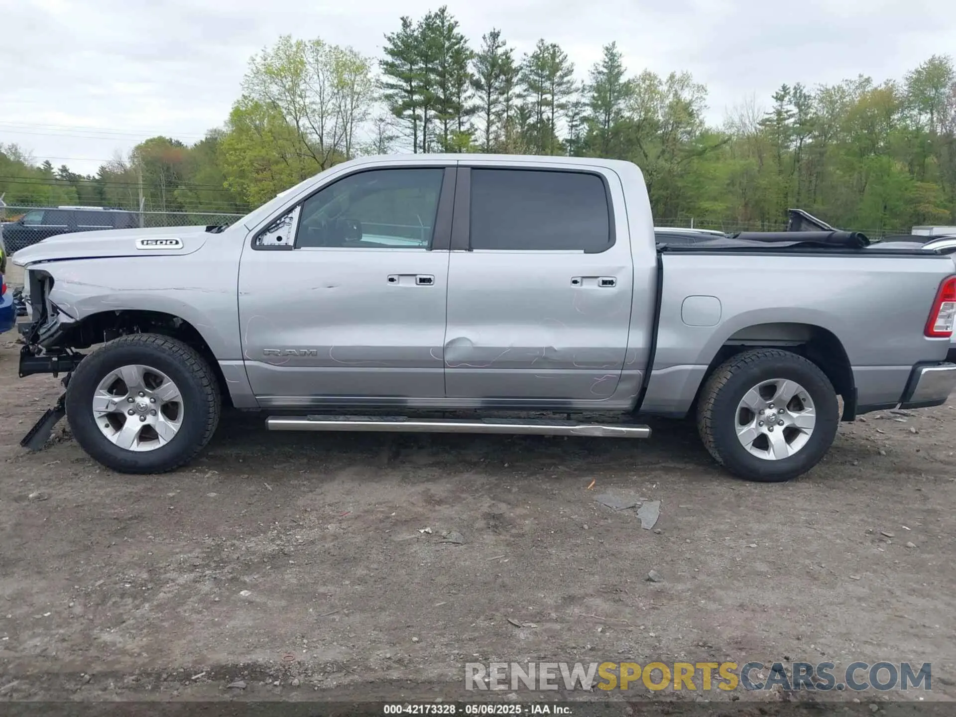 15 fotografías del automóvil dañado 1C6RRFFG7KN699046 RAM 1500 2019