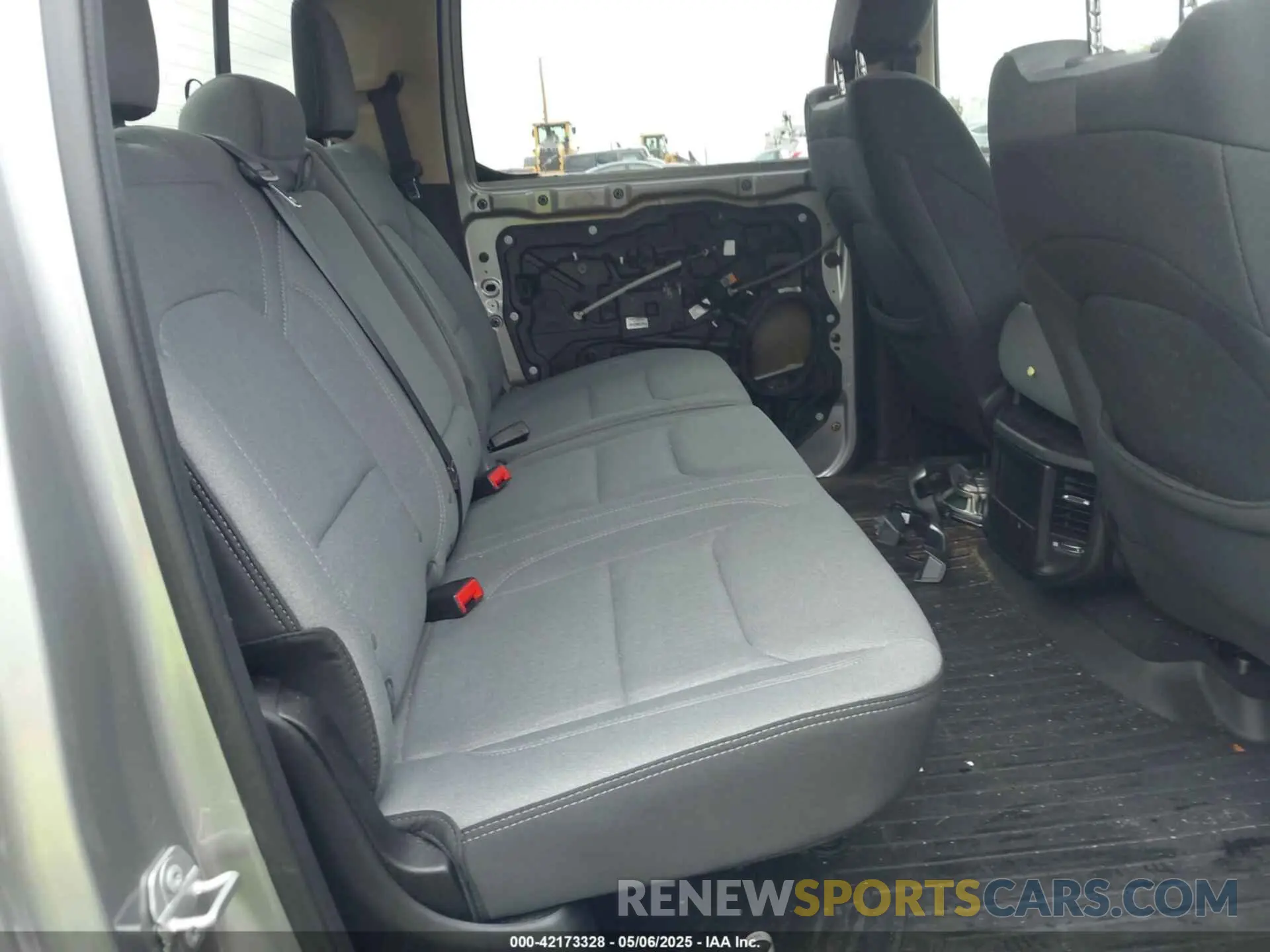 8 fotografías del automóvil dañado 1C6RRFFG7KN699046 RAM 1500 2019