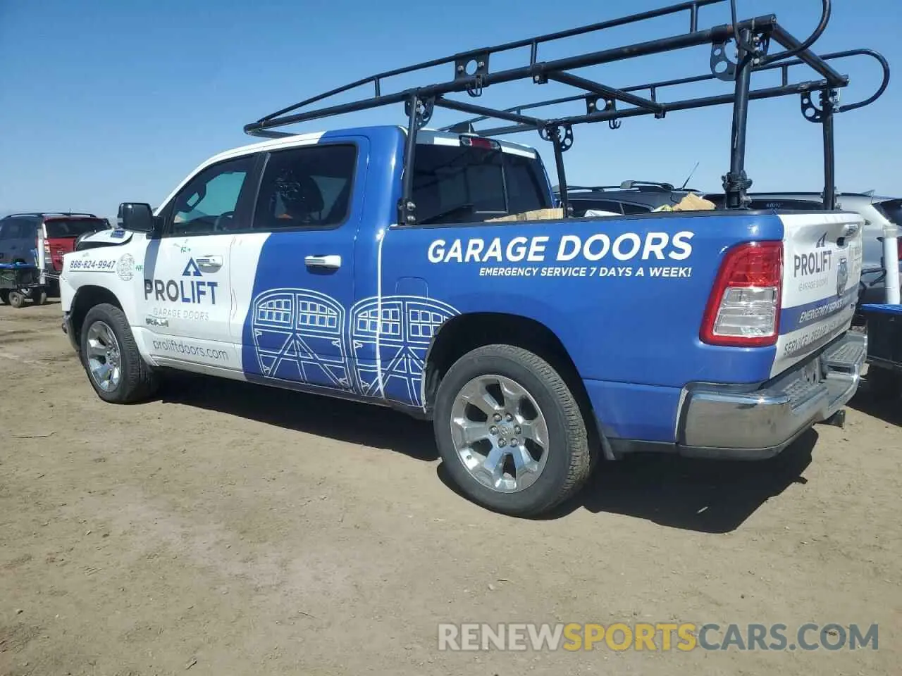 2 fotografías del automóvil dañado 1C6RRFFG8KN696205 RAM 1500 2019