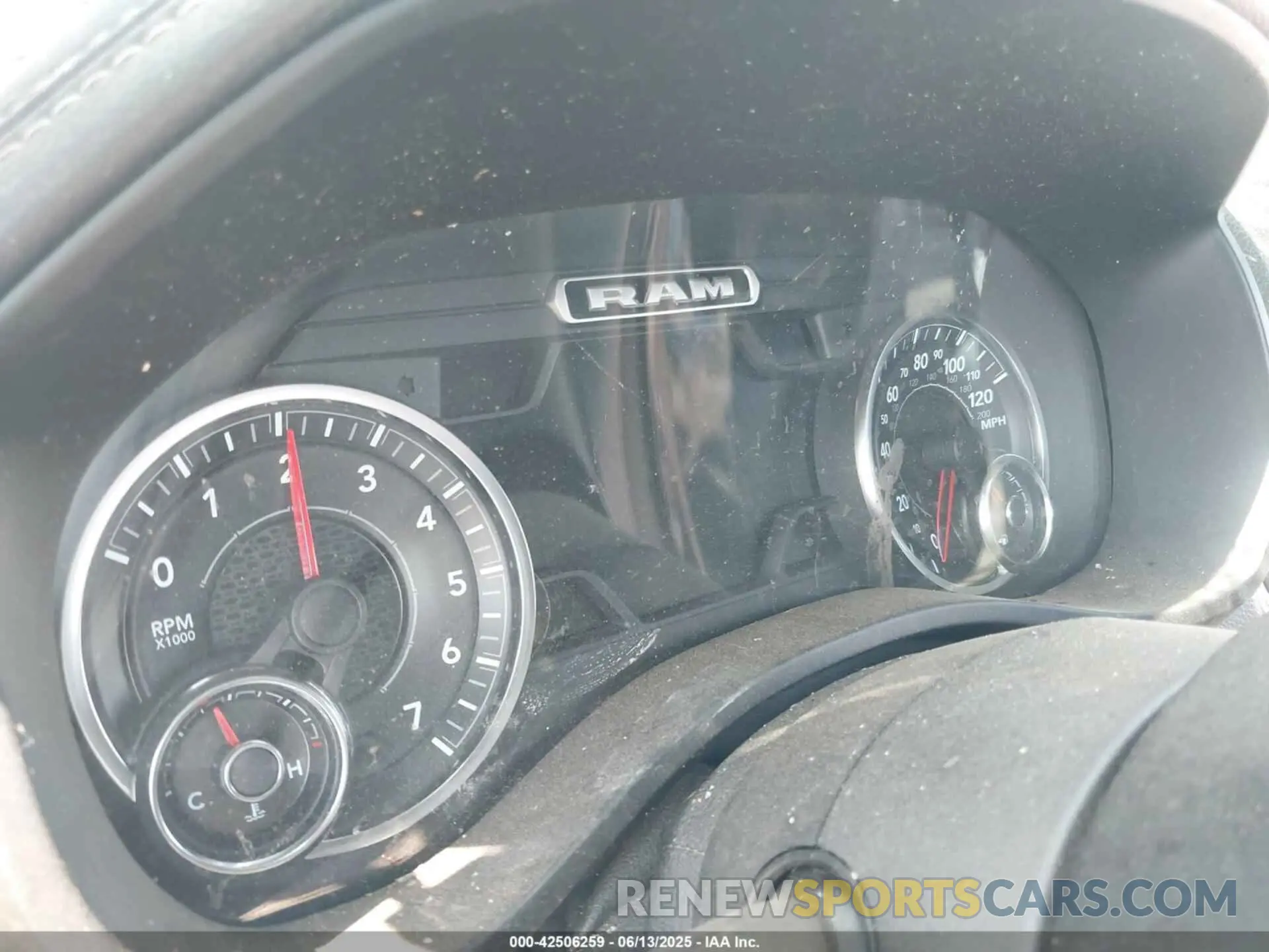 15 fotografías del automóvil dañado 1C6RRFJG0KN876494 RAM 1500 2019