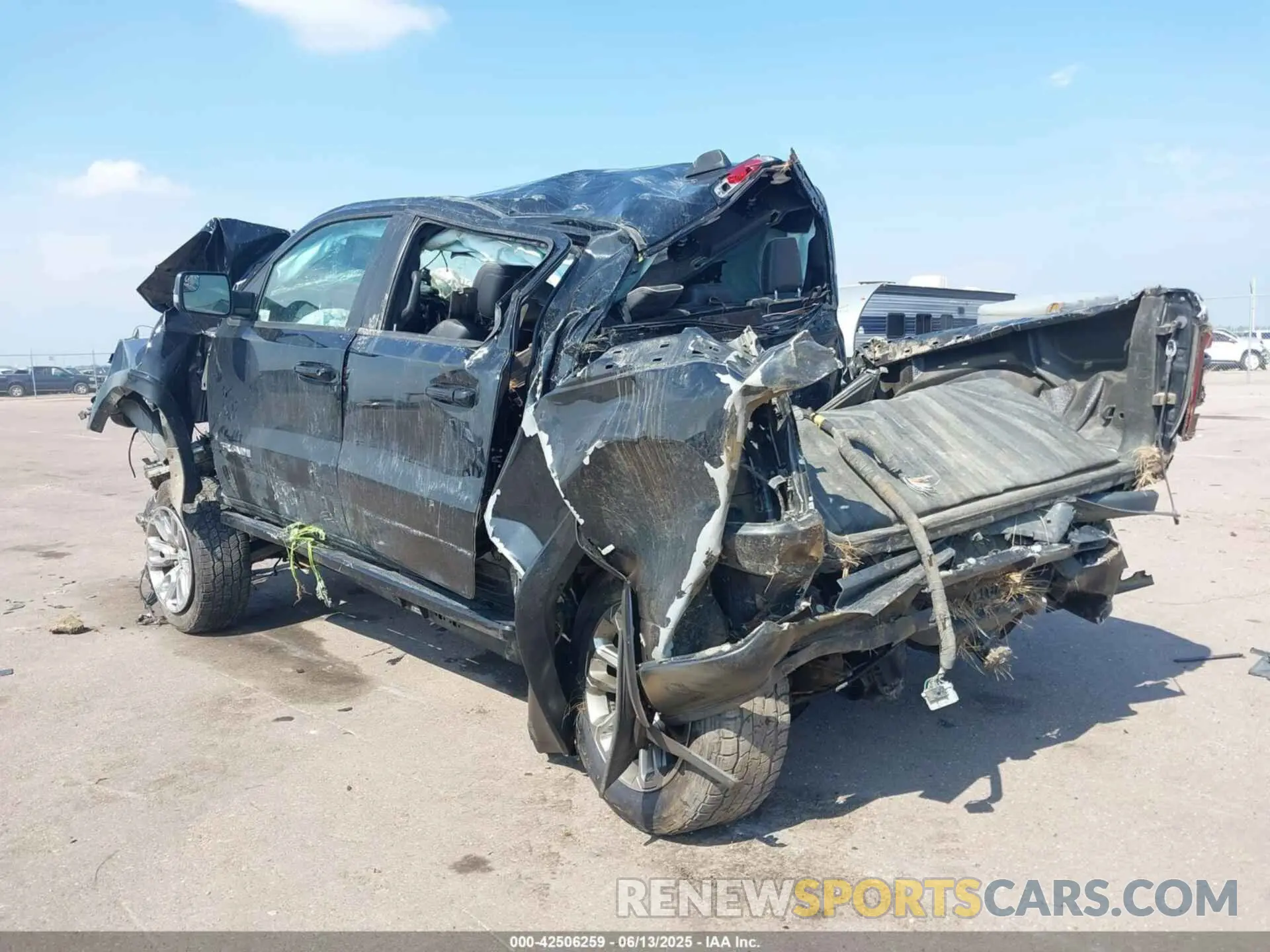 3 fotografías del automóvil dañado 1C6RRFJG0KN876494 RAM 1500 2019