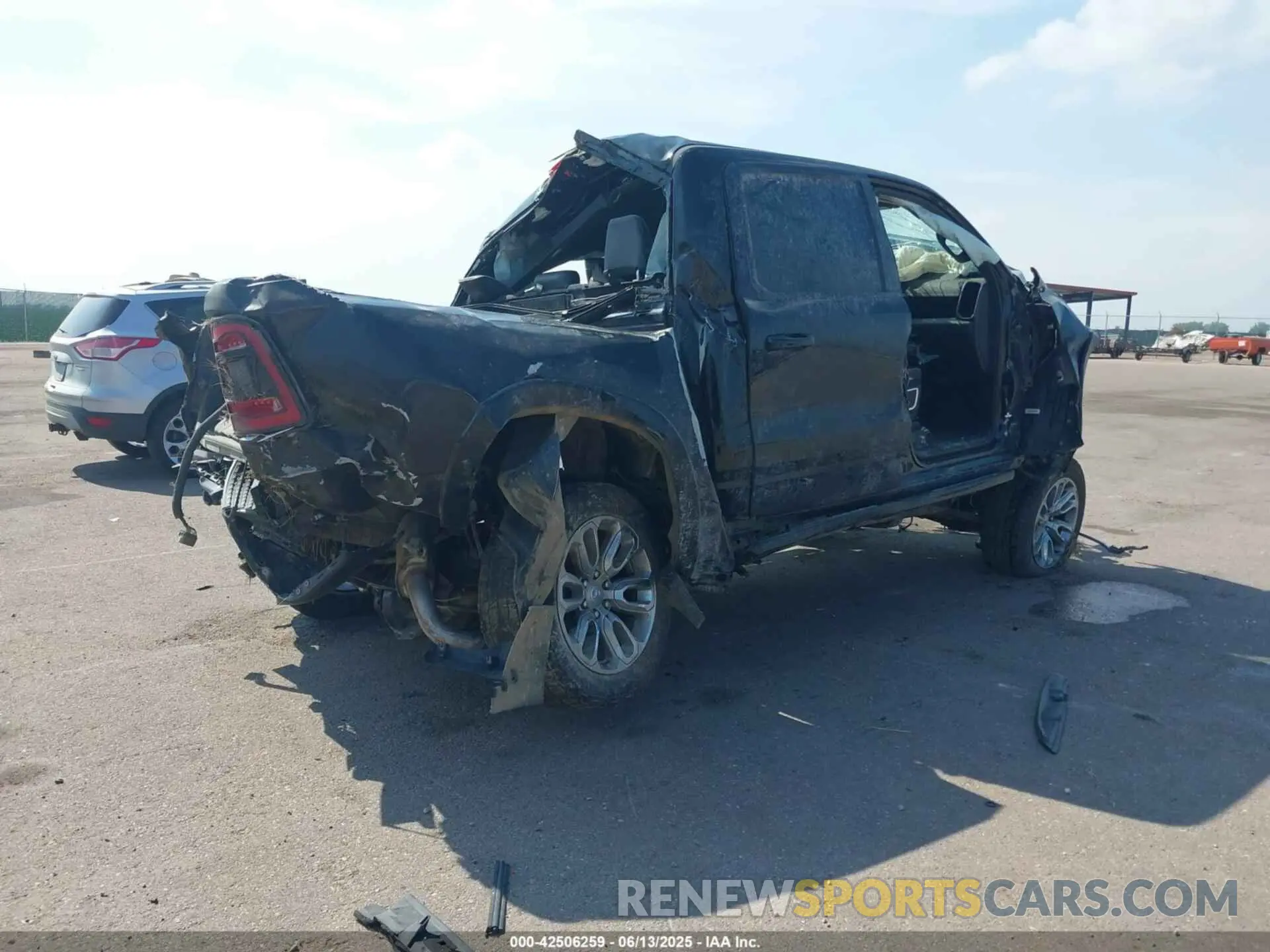4 fotografías del automóvil dañado 1C6RRFJG0KN876494 RAM 1500 2019