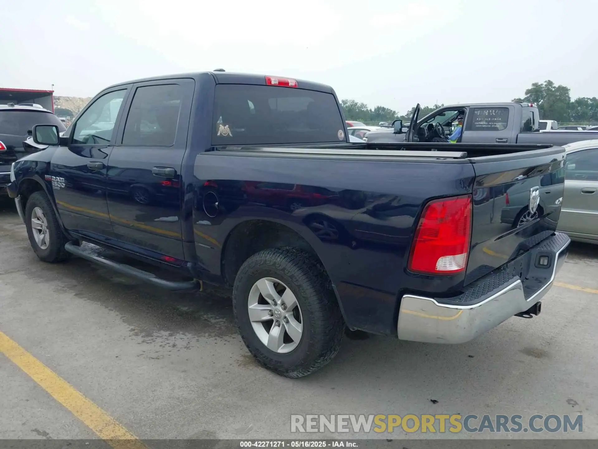 3 fotografías del automóvil dañado 1C6RRFKT8KS532487 RAM 1500 2019