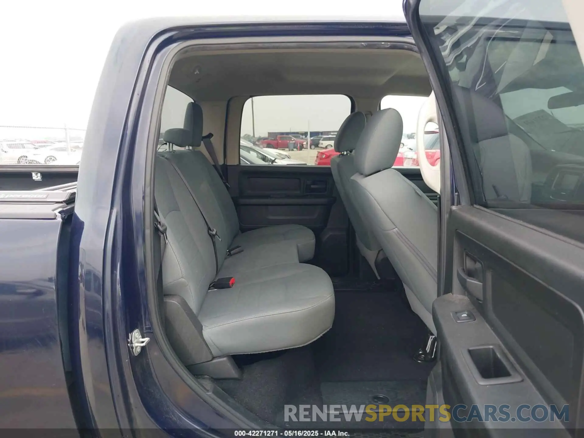 8 fotografías del automóvil dañado 1C6RRFKT8KS532487 RAM 1500 2019