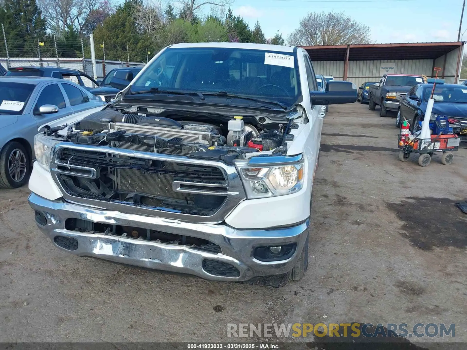 2 fotografías del automóvil dañado 1C6SRFBT0KN822397 RAM 1500 2019