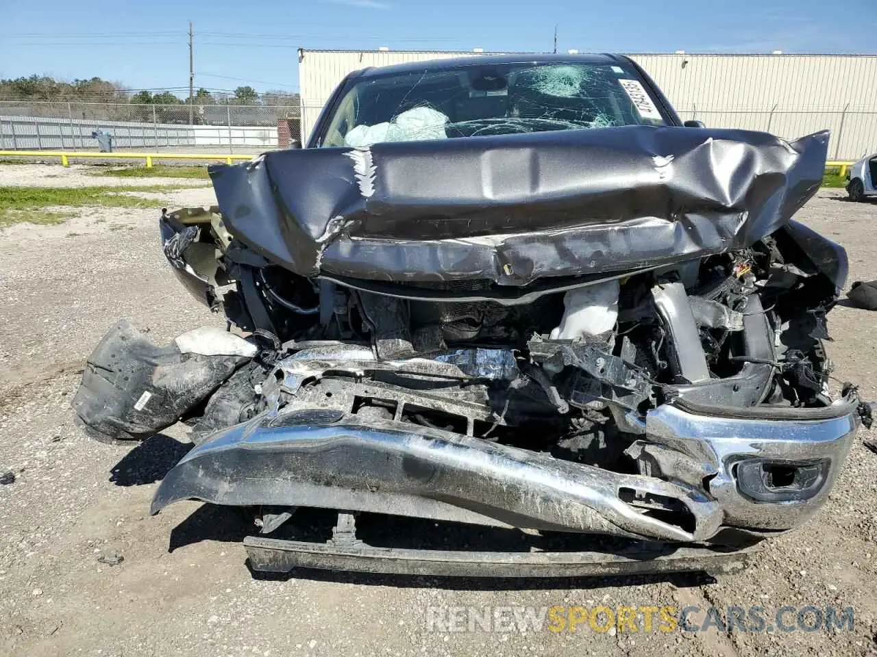 5 fotografías del automóvil dañado 1C6SRFBT2KN918161 RAM 1500 2019