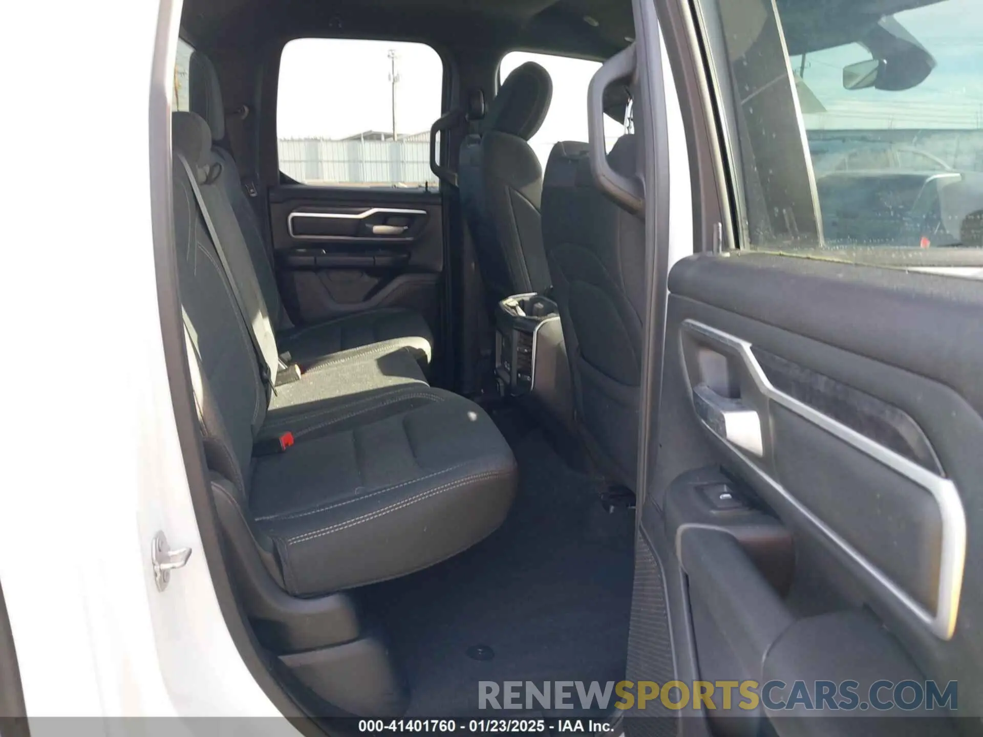 8 fotografías del automóvil dañado 1C6SRFBT3KN764303 RAM 1500 2019