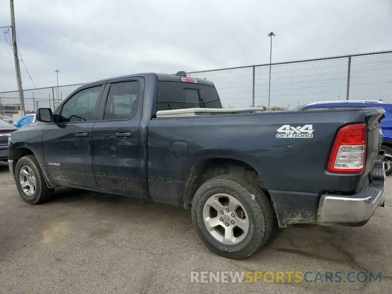 2 fotografías del automóvil dañado 1C6SRFCT4KN662300 RAM 1500 2019