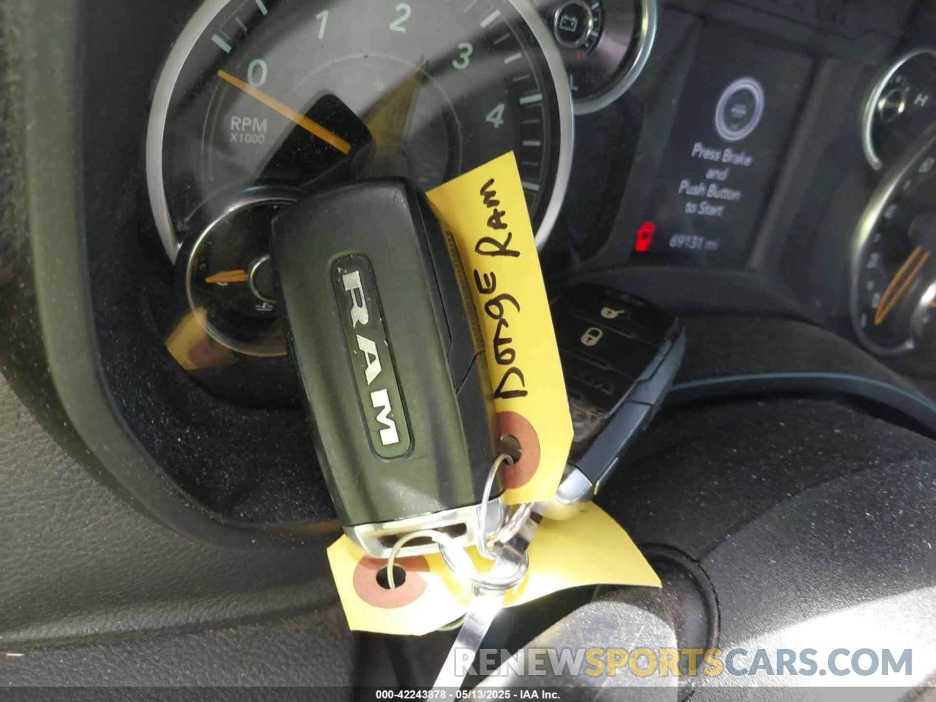 11 fotografías del automóvil dañado 1C6SRFCT5KN597618 RAM 1500 2019