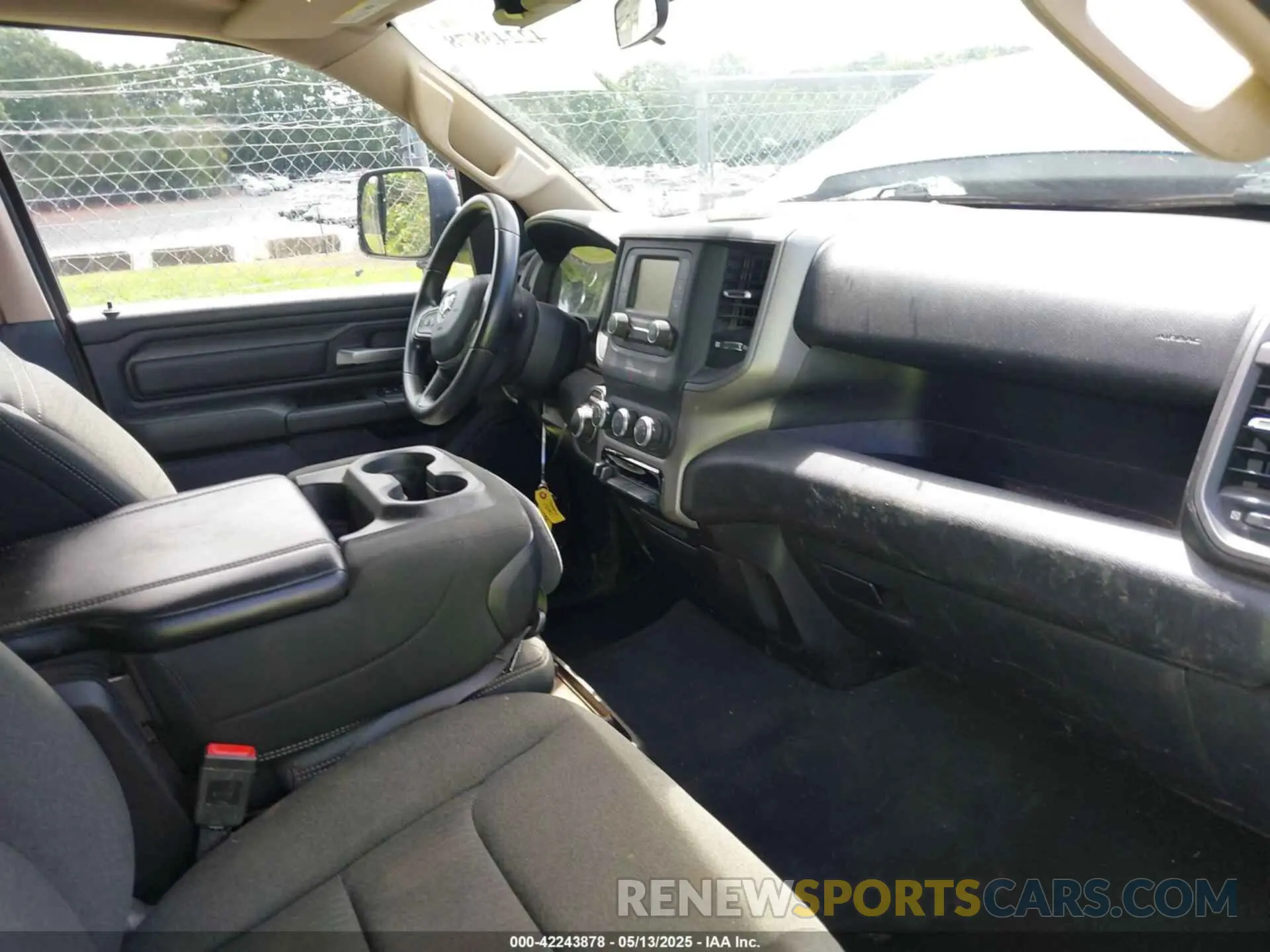 5 fotografías del automóvil dañado 1C6SRFCT5KN597618 RAM 1500 2019