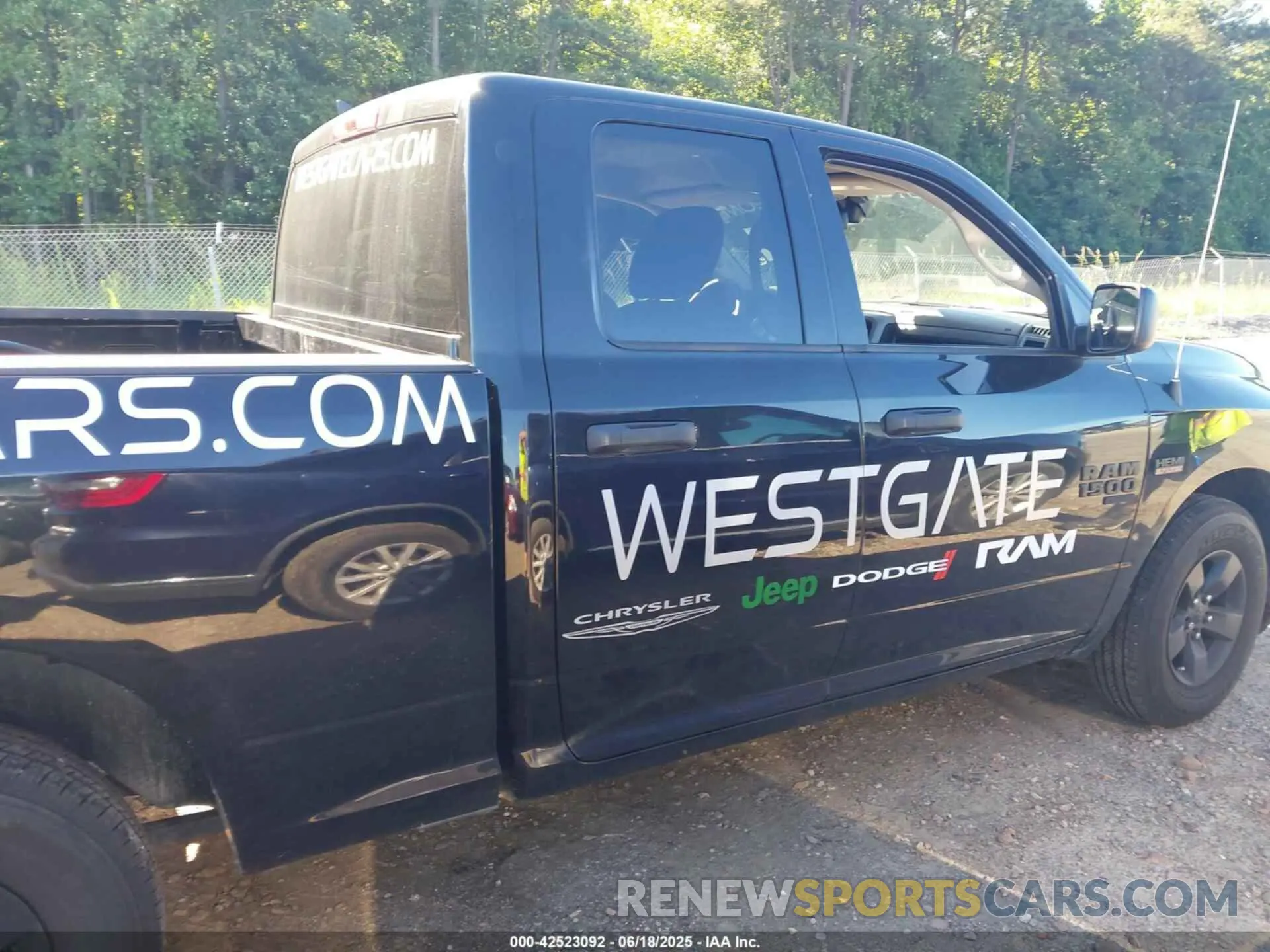 13 fotografías del automóvil dañado 1C6SRFCT6KN601725 RAM 1500 2019