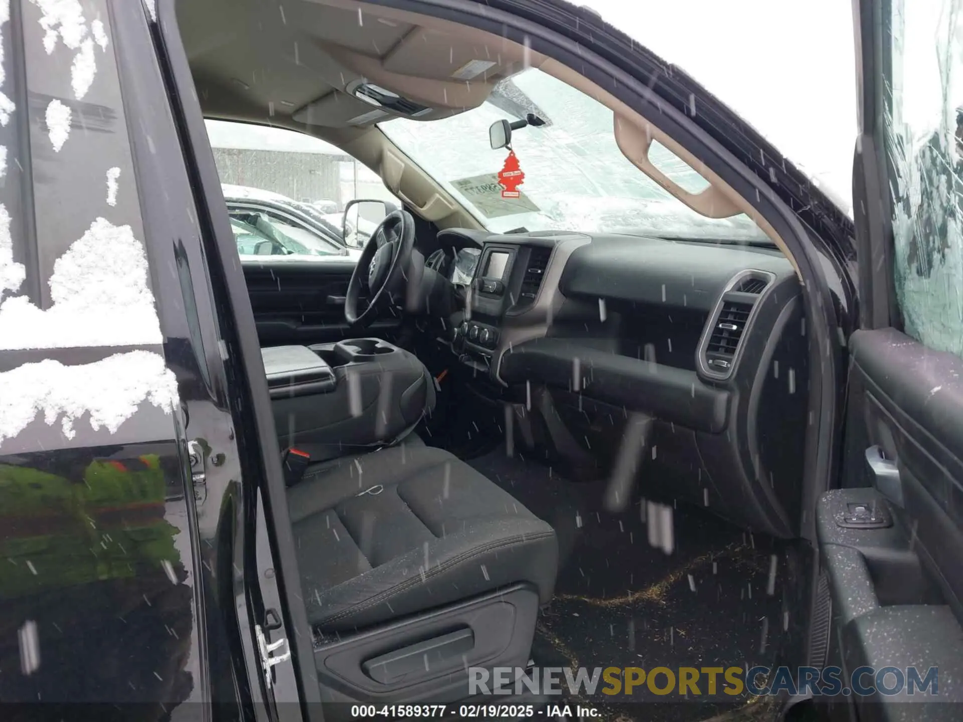 5 fotografías del automóvil dañado 1C6SRFCT8KN812411 RAM 1500 2019