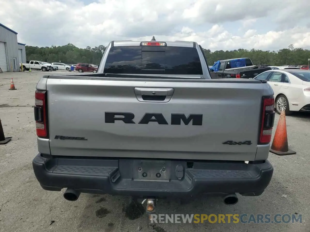 6 fotografías del automóvil dañado 1C6SRFET1KN875363 RAM 1500 2019