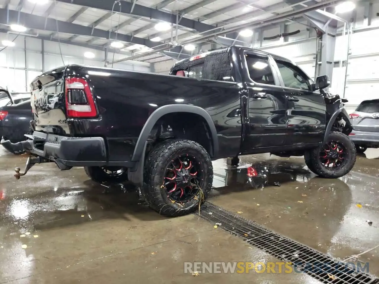 3 fotografías del automóvil dañado 1C6SRFET2KN565965 RAM 1500 2019