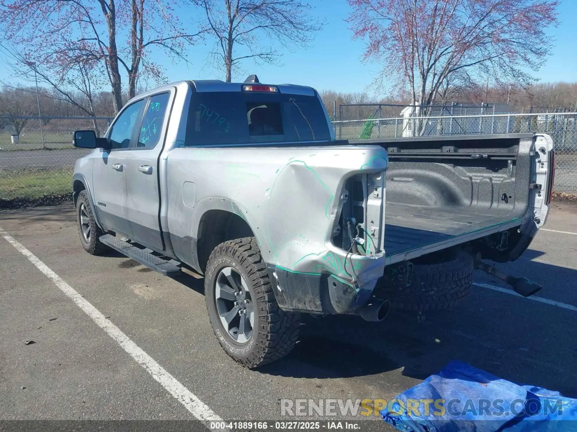 3 fotografías del automóvil dañado 1C6SRFET2KN671753 RAM 1500 2019