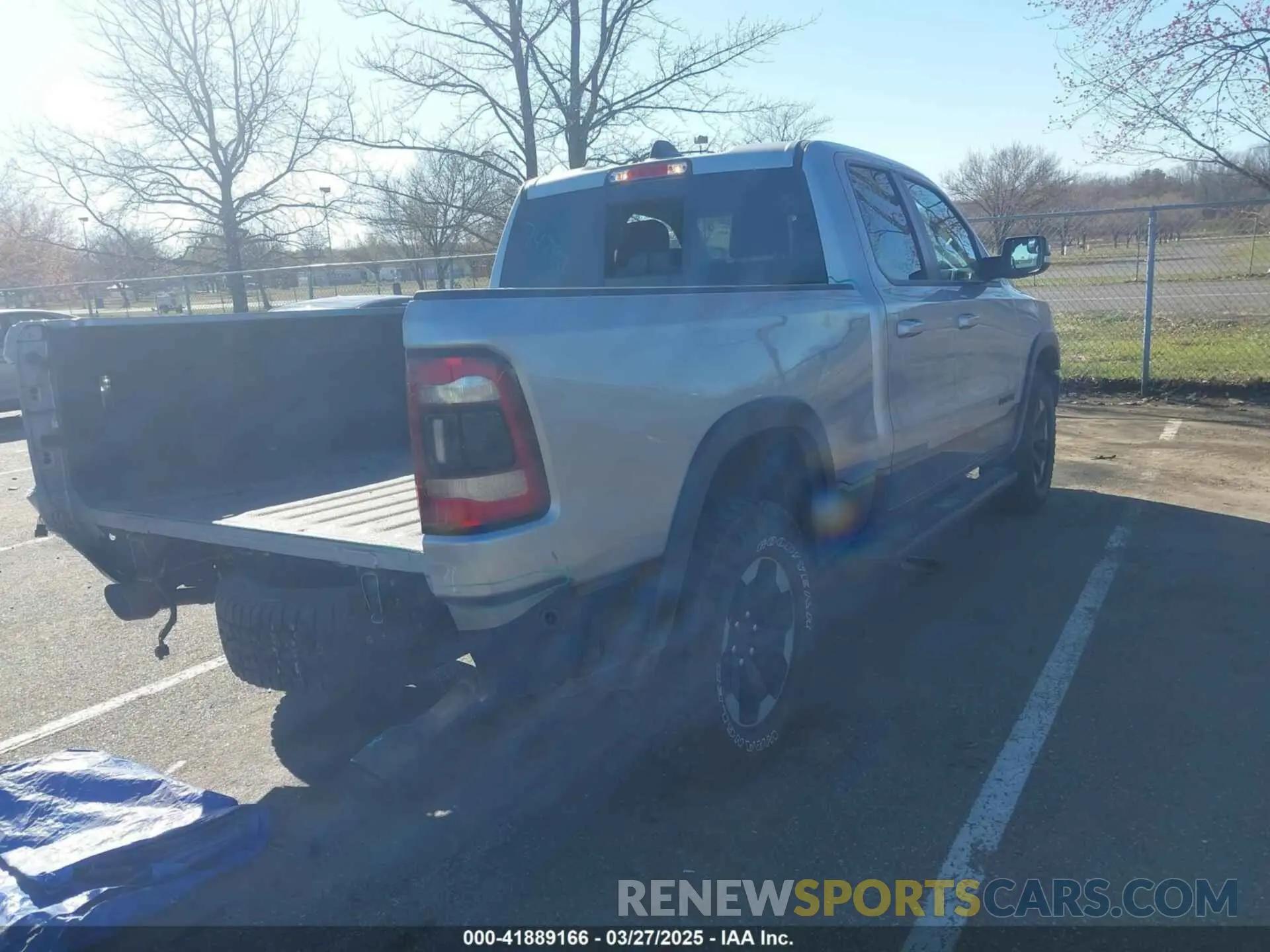 4 fotografías del automóvil dañado 1C6SRFET2KN671753 RAM 1500 2019