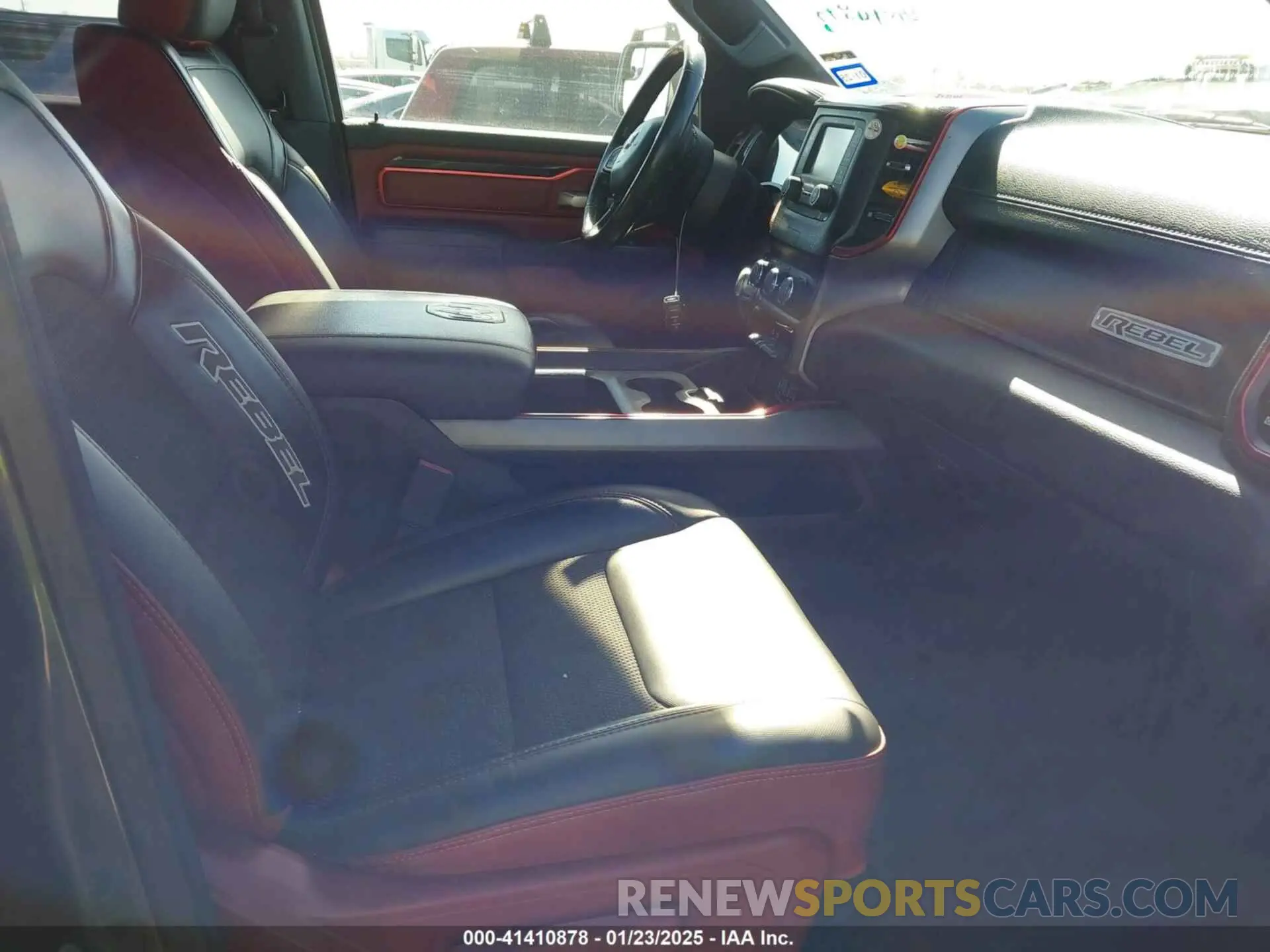 5 fotografías del automóvil dañado 1C6SRFET7KN861046 RAM 1500 2019