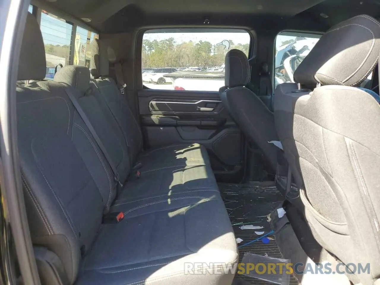 10 fotografías del automóvil dañado 1C6SRFFT0KN726506 RAM 1500 2019