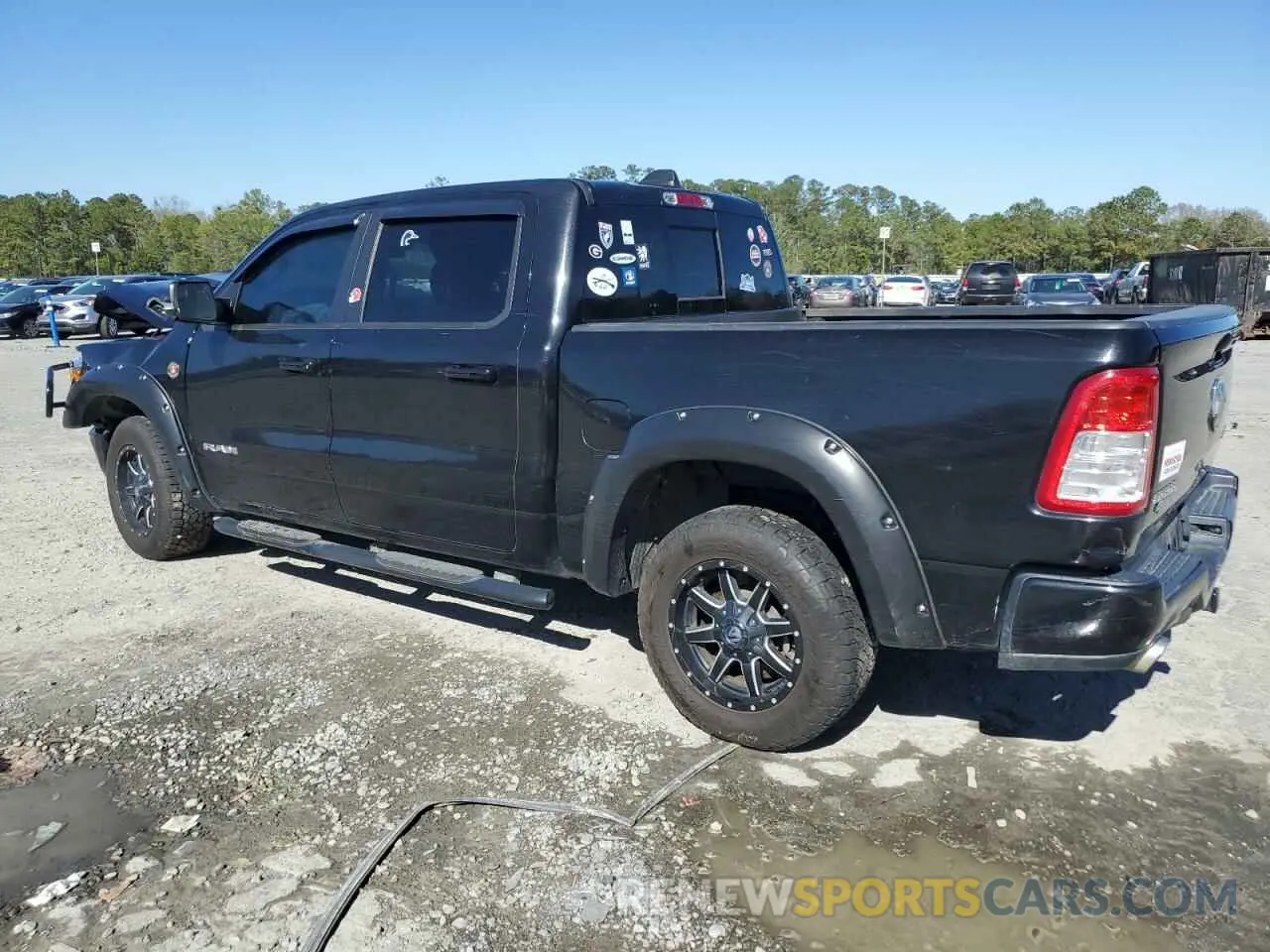 2 fotografías del automóvil dañado 1C6SRFFT0KN726506 RAM 1500 2019