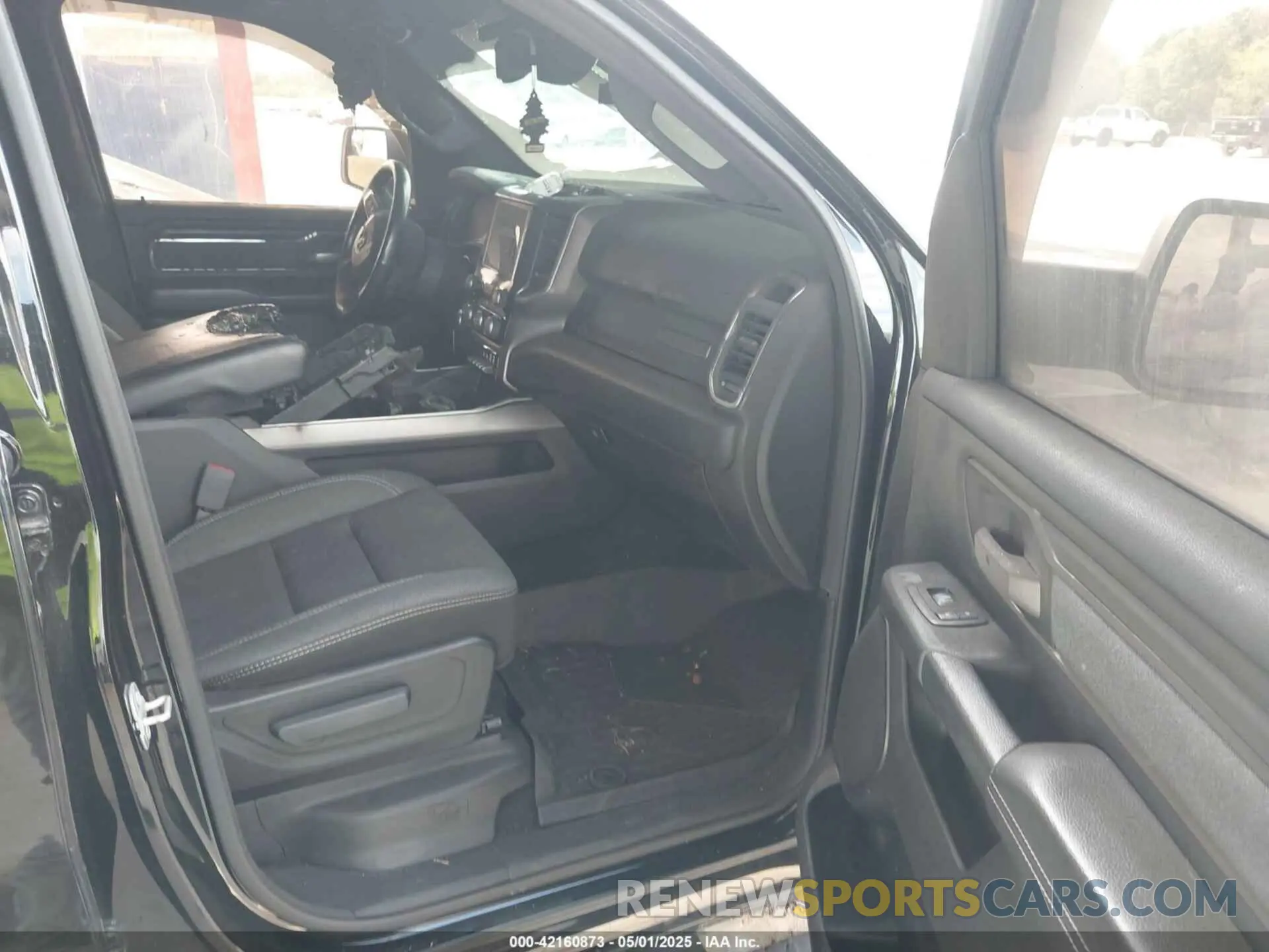 5 fotografías del automóvil dañado 1C6SRFFT1KN559122 RAM 1500 2019