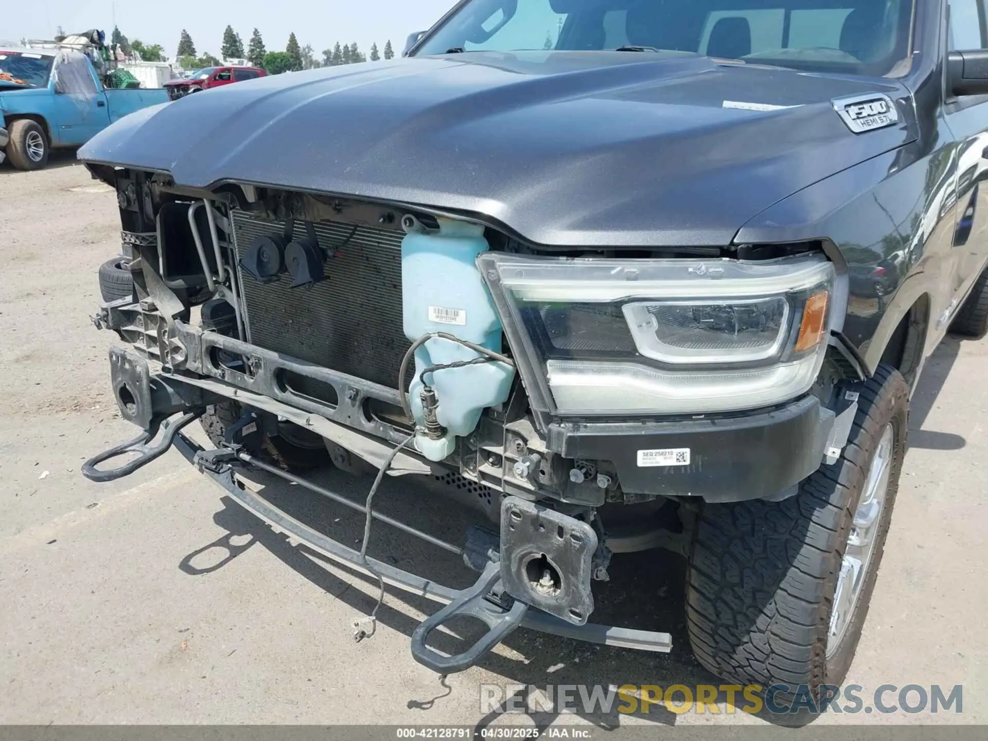 18 fotografías del automóvil dañado 1C6SRFFT1KN732525 RAM 1500 2019