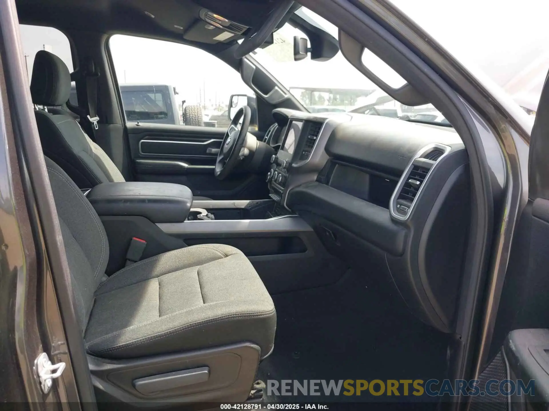 5 fotografías del automóvil dañado 1C6SRFFT1KN732525 RAM 1500 2019