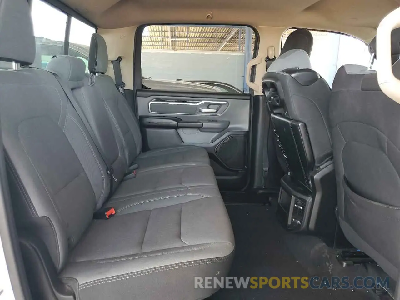 10 fotografías del automóvil dañado 1C6SRFFT2KN780244 RAM 1500 2019